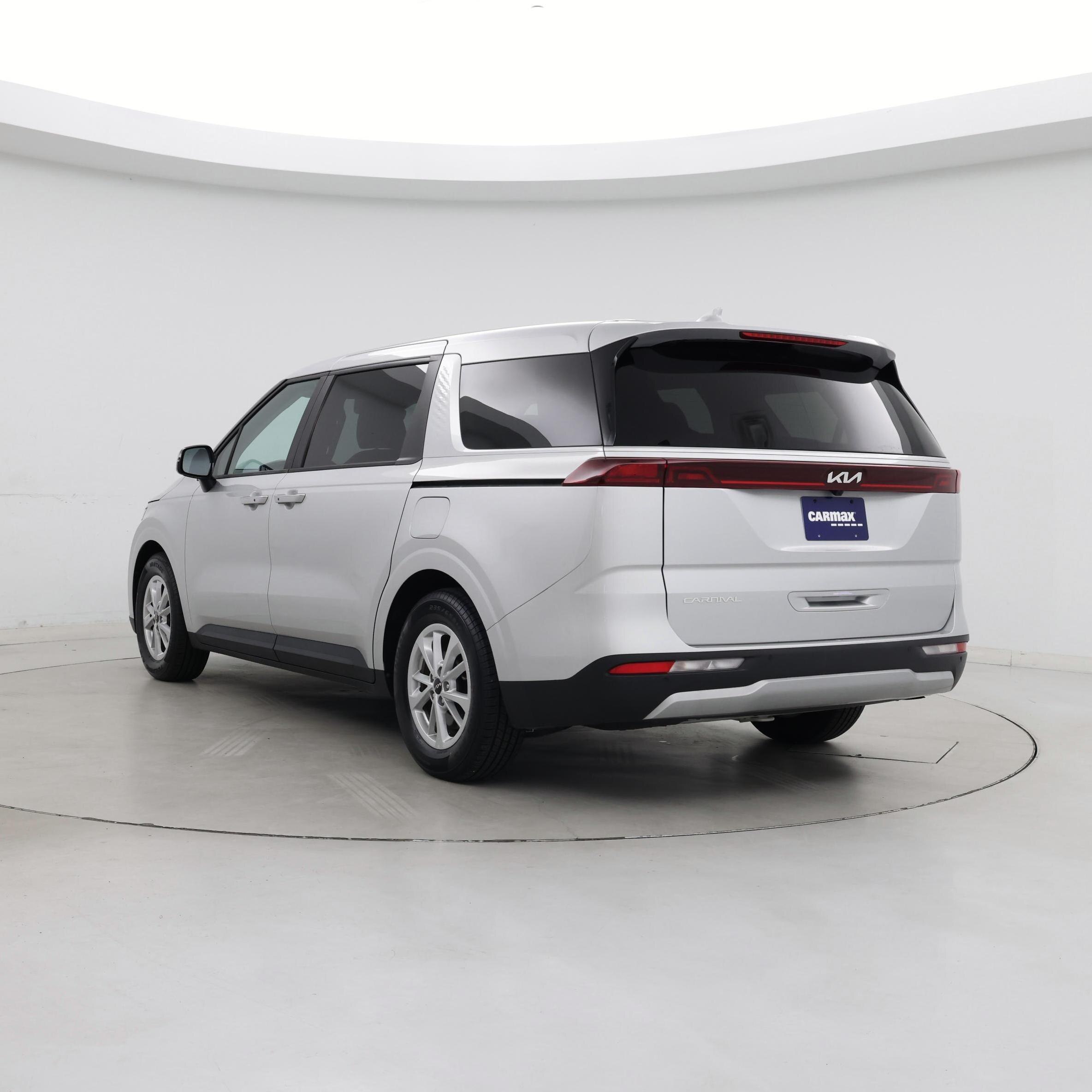 Thumbnail: 2023 Kia Carnival - 2