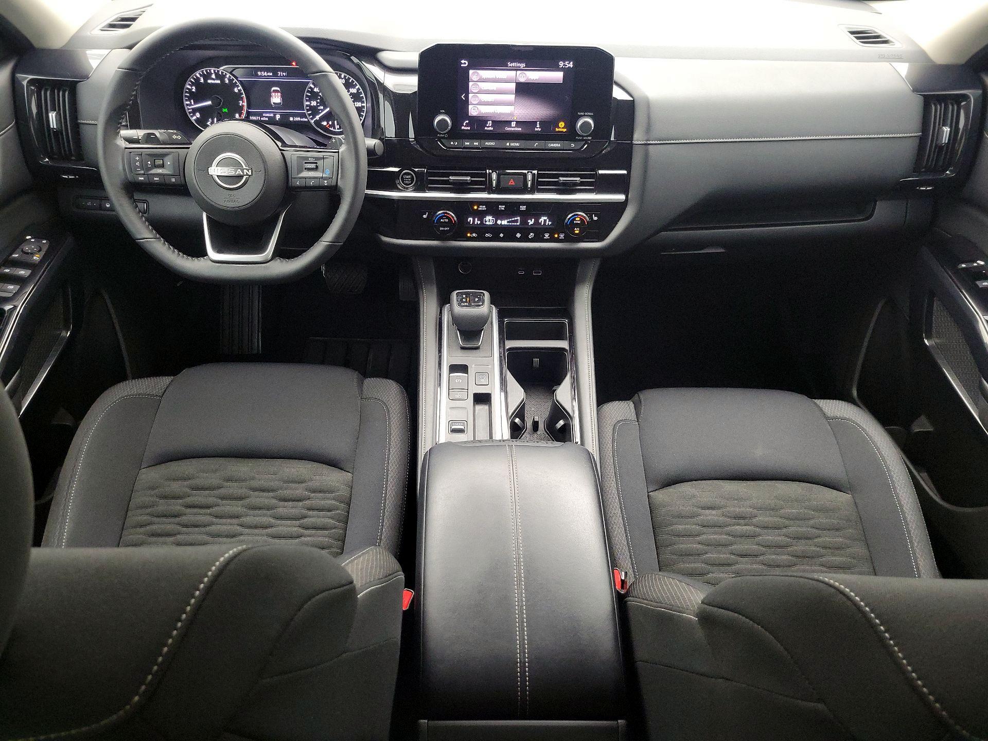 Thumbnail: 2022 Nissan Pathfinder - 9