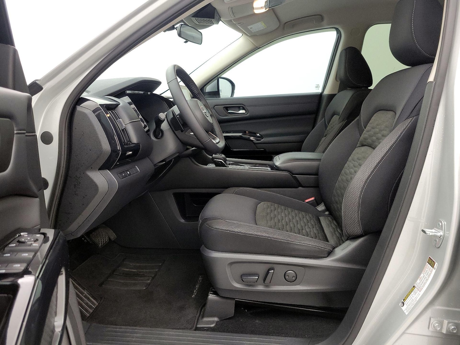 2022 Nissan Pathfinder 12