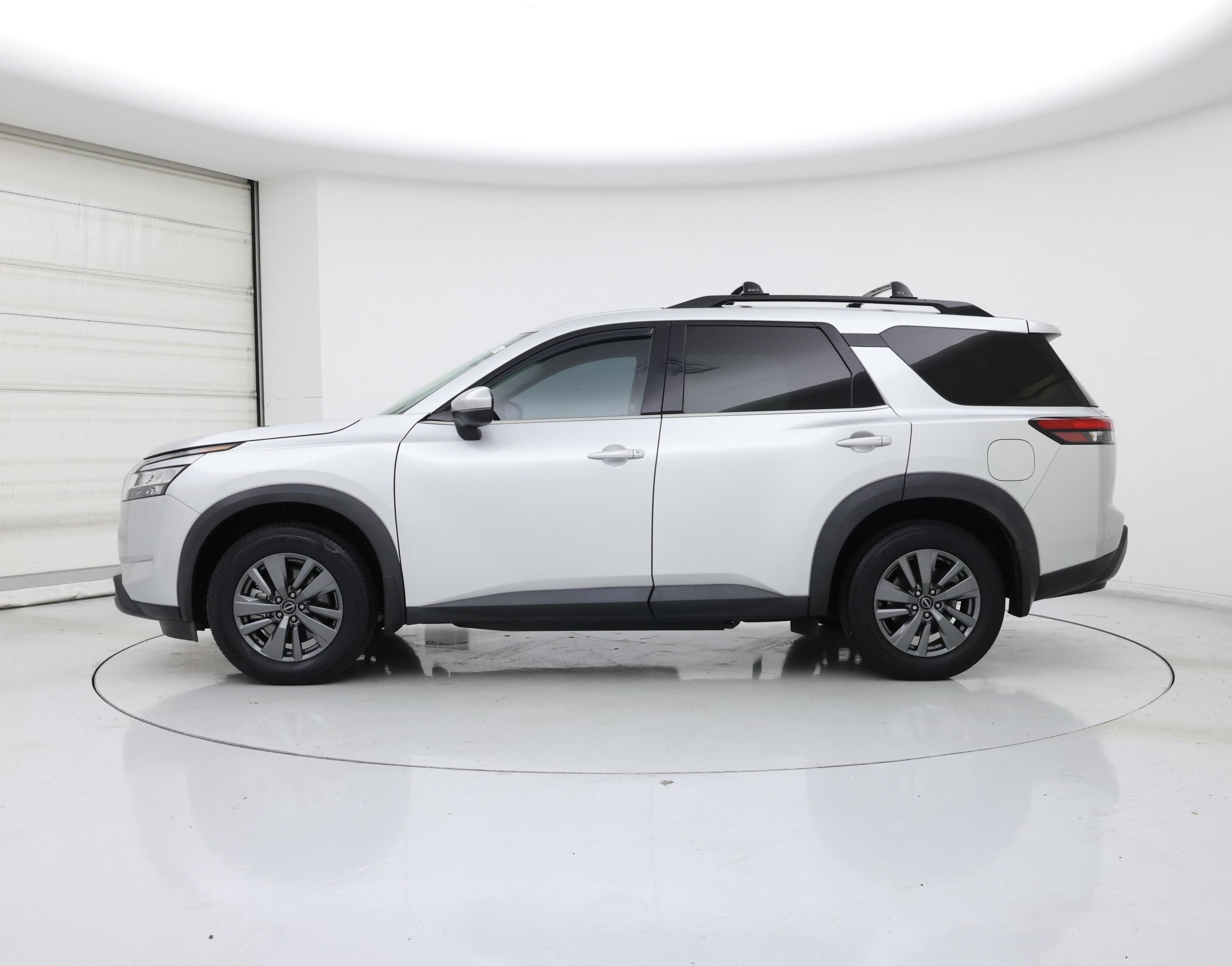 Thumbnail: 2022 Nissan Pathfinder - 3
