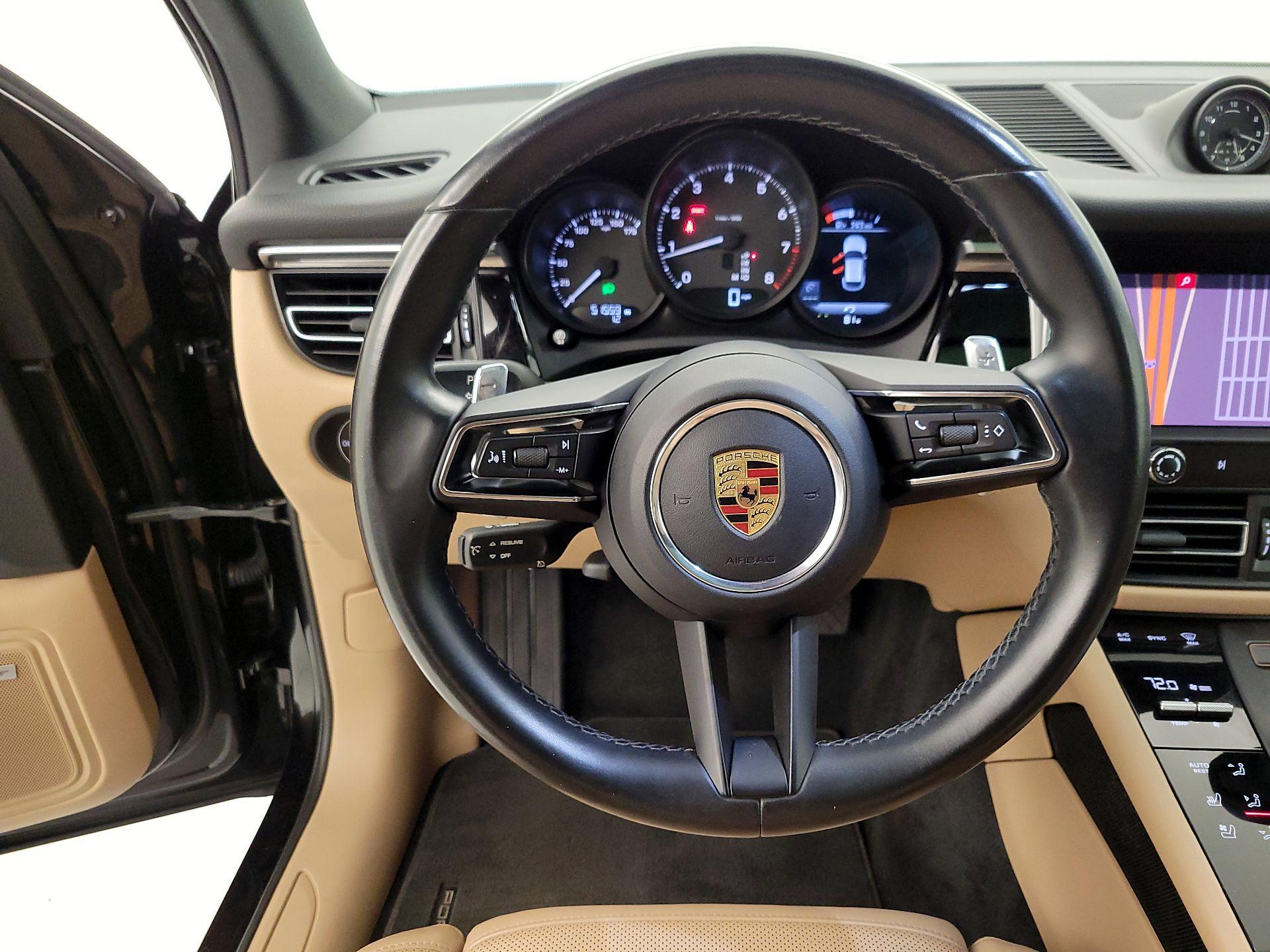 Thumbnail: 2022 Porsche Macan - 10