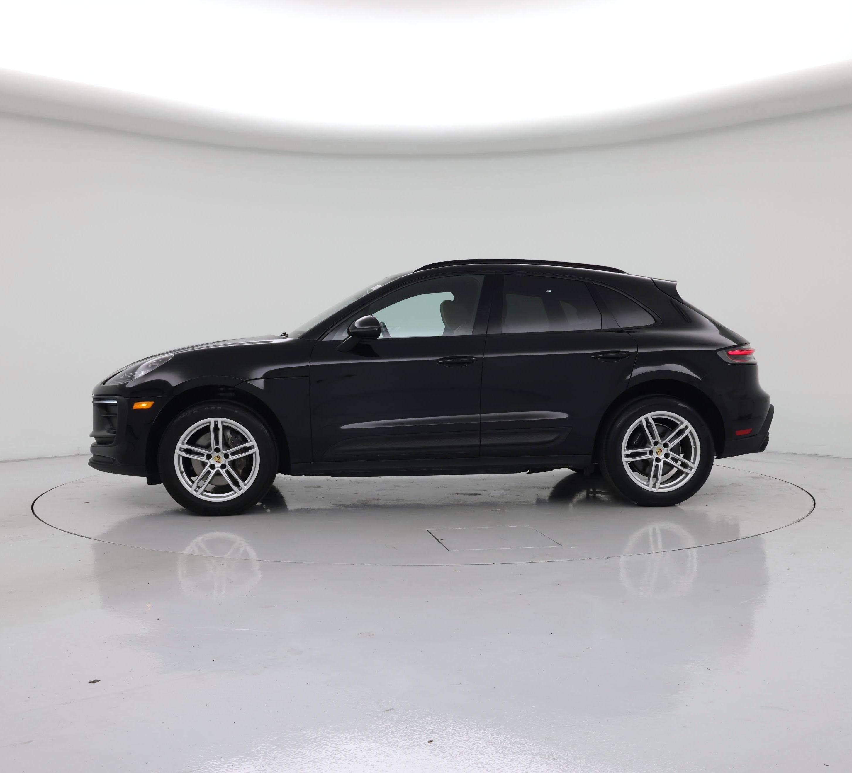 Thumbnail: 2022 Porsche Macan - 3