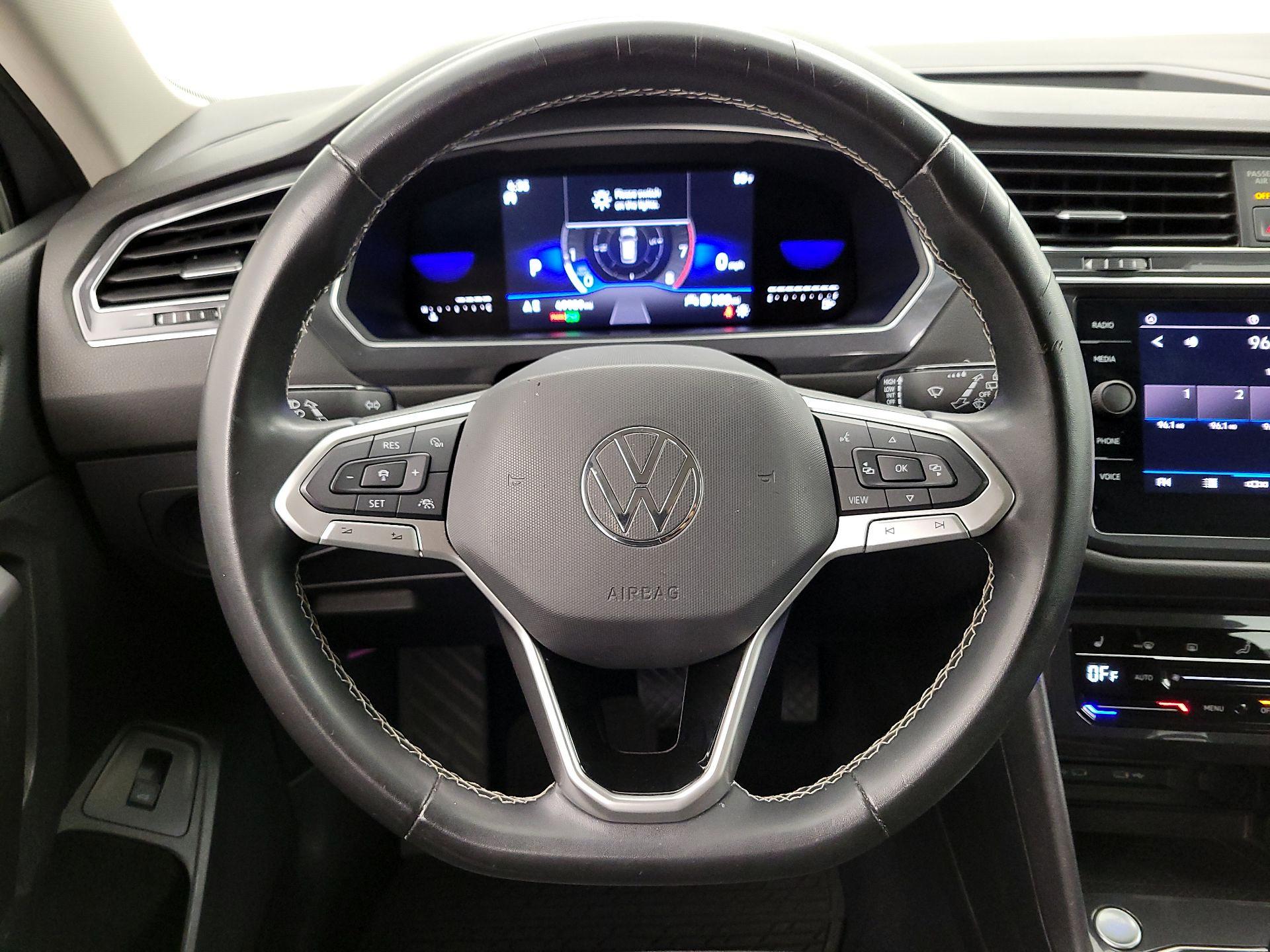 Thumbnail: 2022 Volkswagen Tiguan - 10