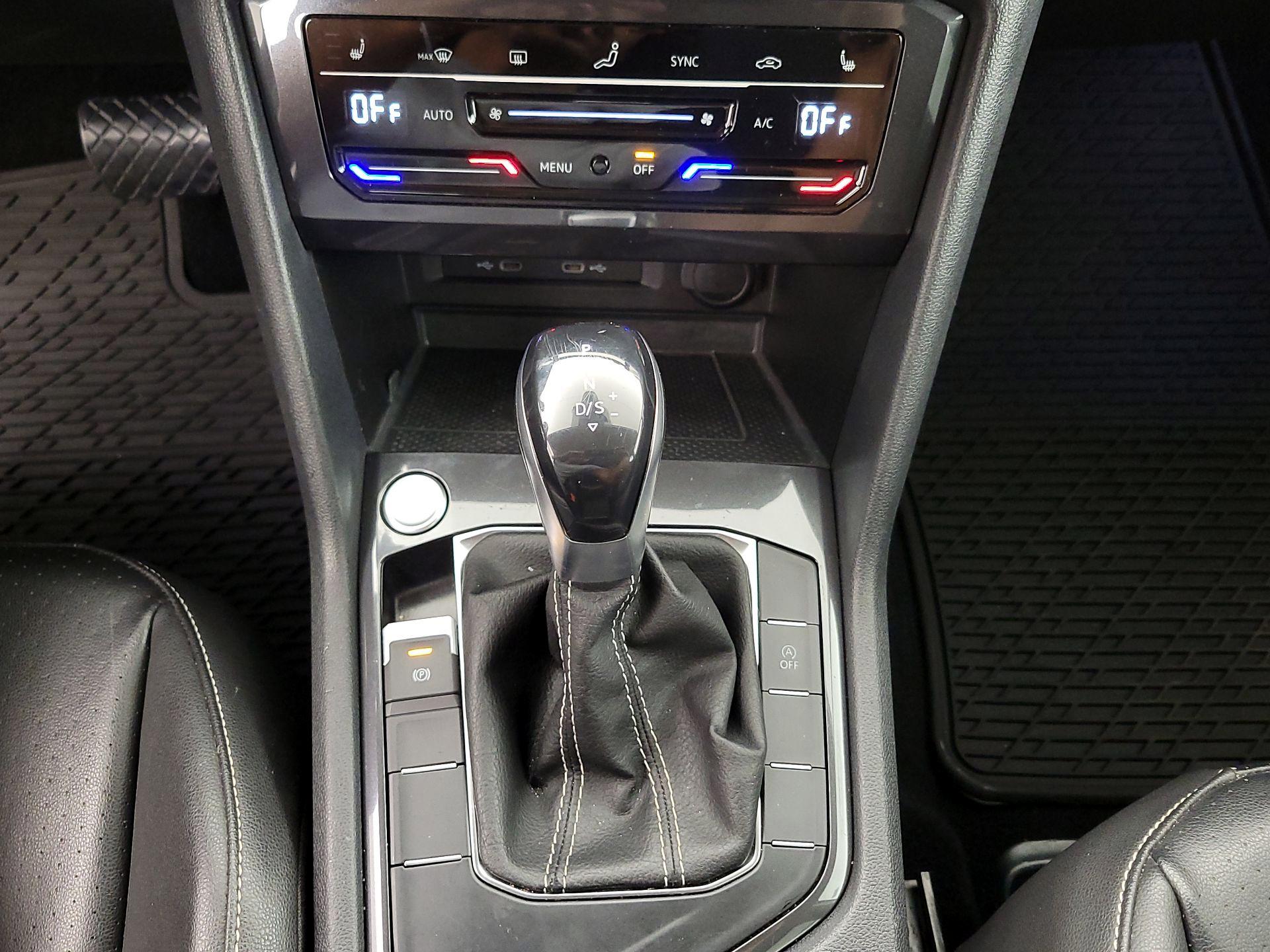Thumbnail: 2022 Volkswagen Tiguan - 17