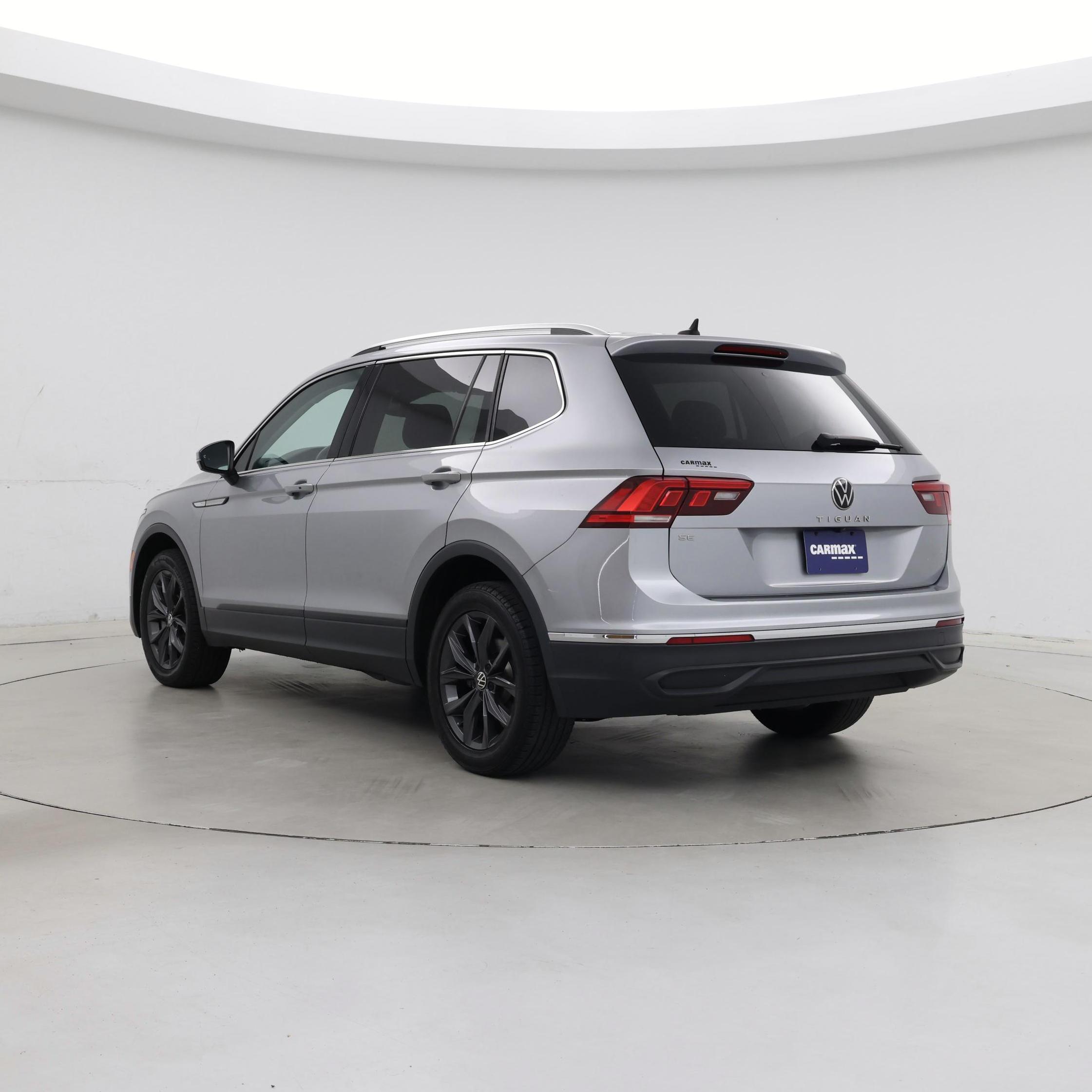 Thumbnail: 2022 Volkswagen Tiguan - 2