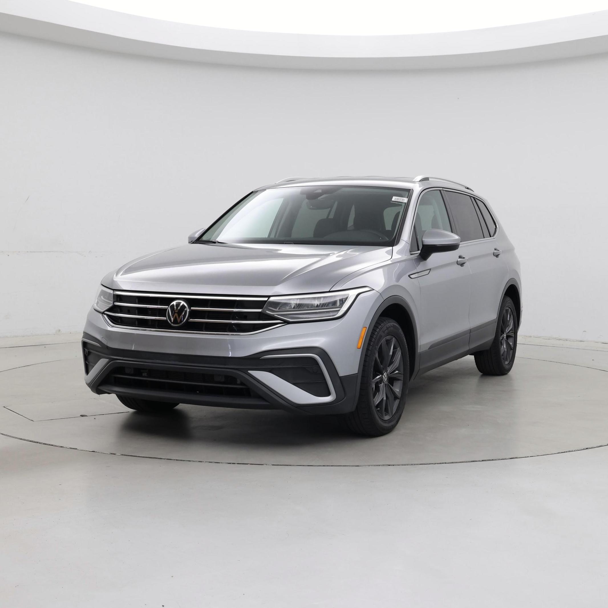 Thumbnail: 2022 Volkswagen Tiguan - 4