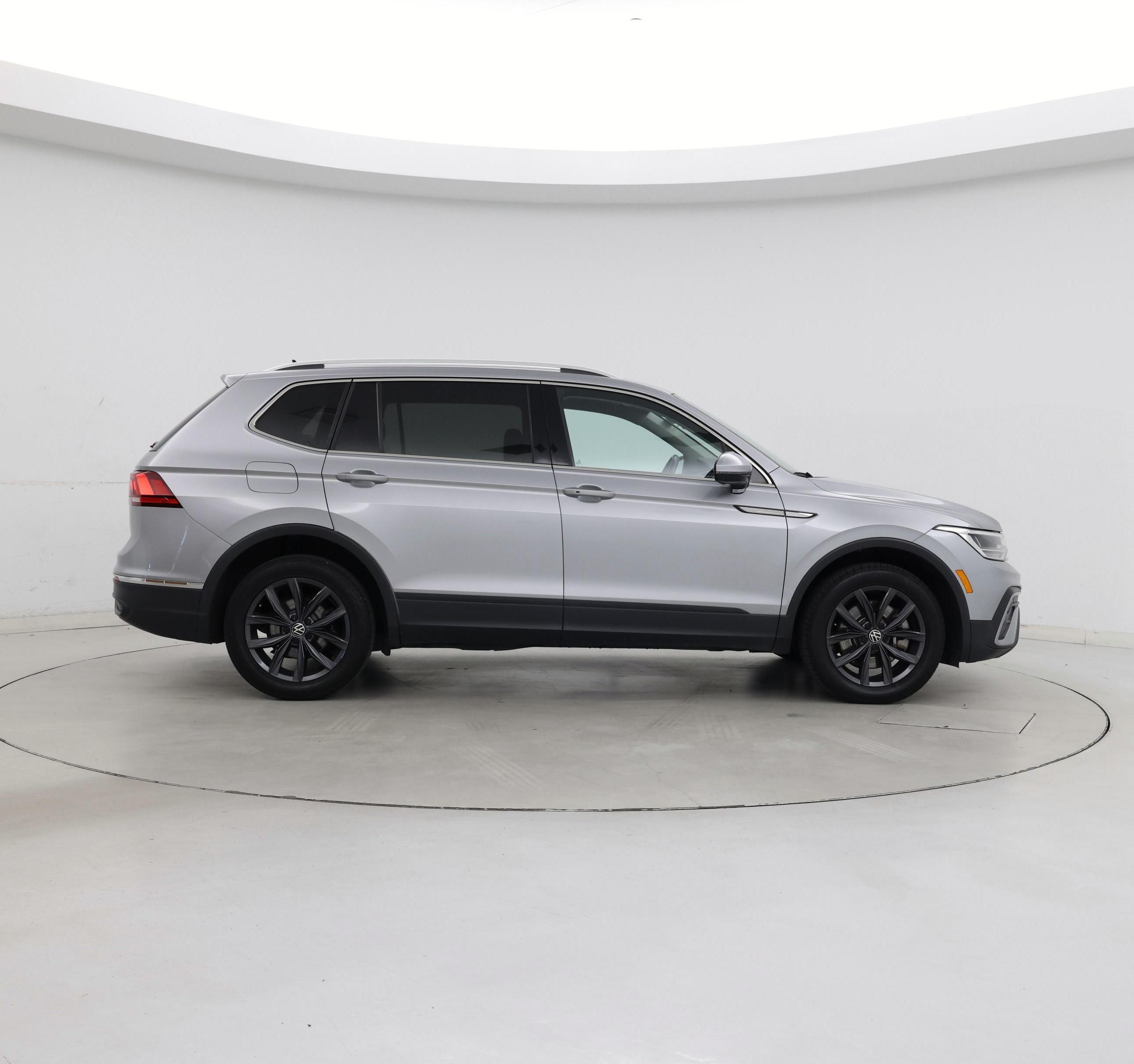 Thumbnail: 2022 Volkswagen Tiguan - 7