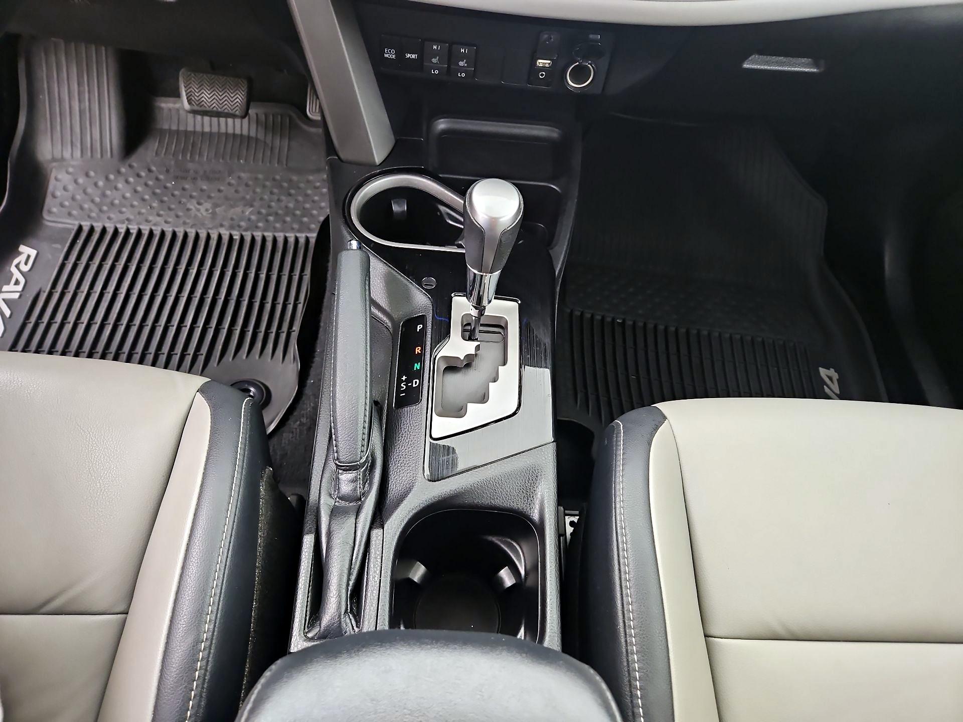 Thumbnail: 2018 Toyota RAV4 - 16