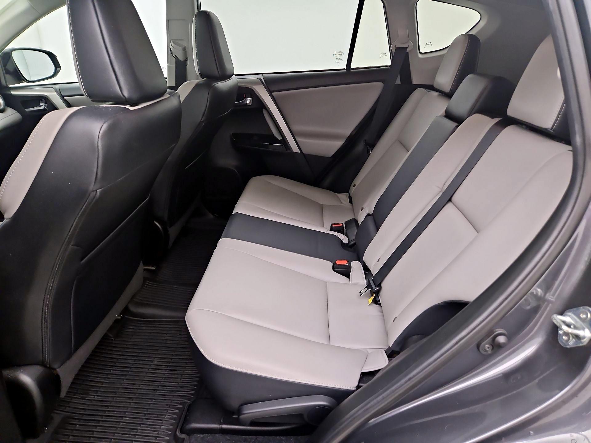 Thumbnail: 2018 Toyota RAV4 - 19