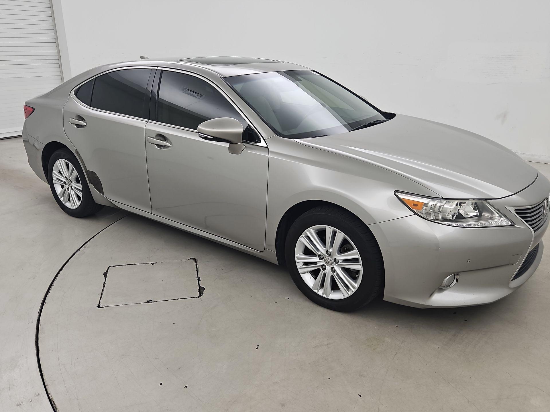 Thumbnail: 2015 Lexus ES - 1