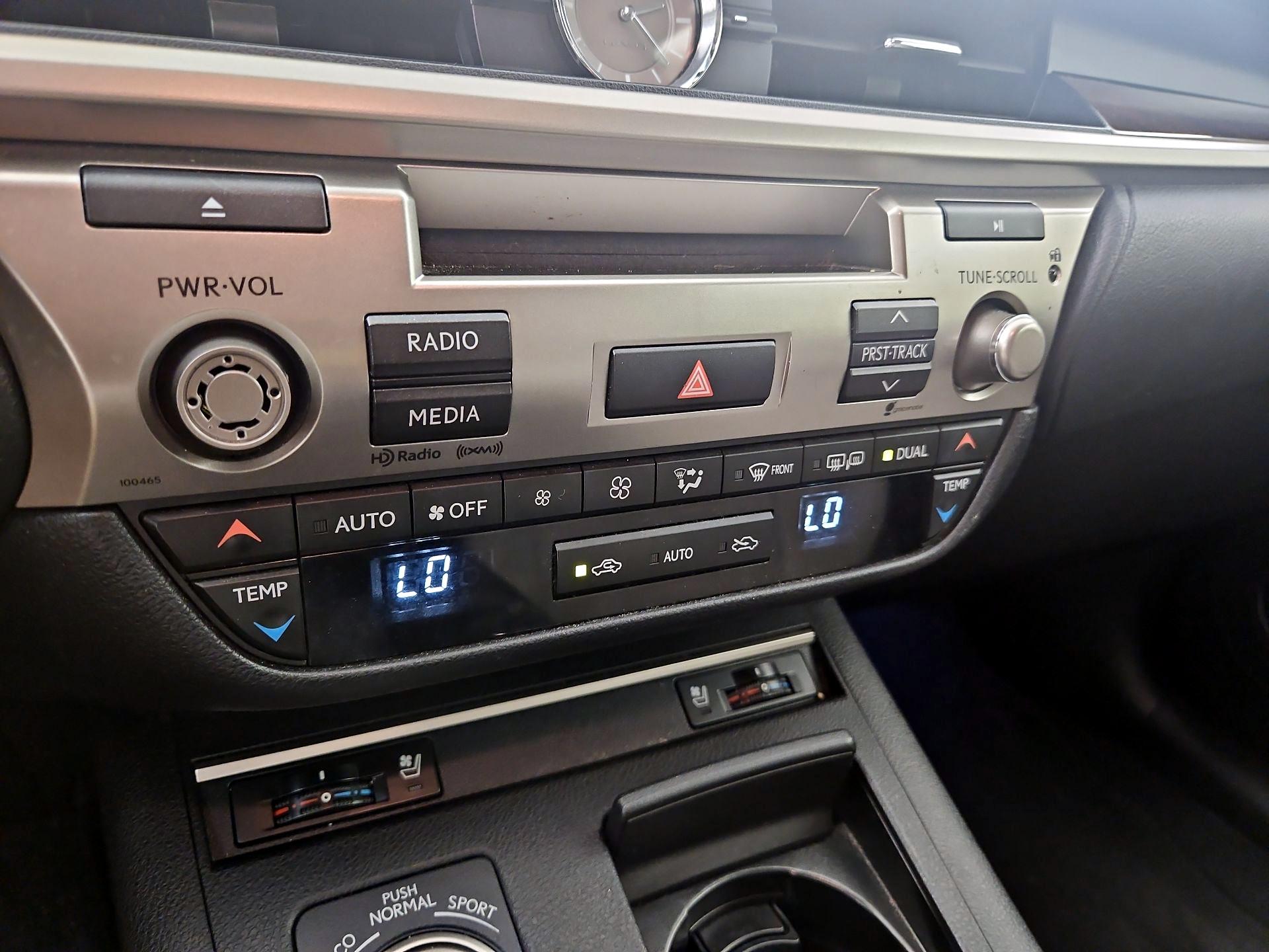 Thumbnail: 2015 Lexus ES - 14