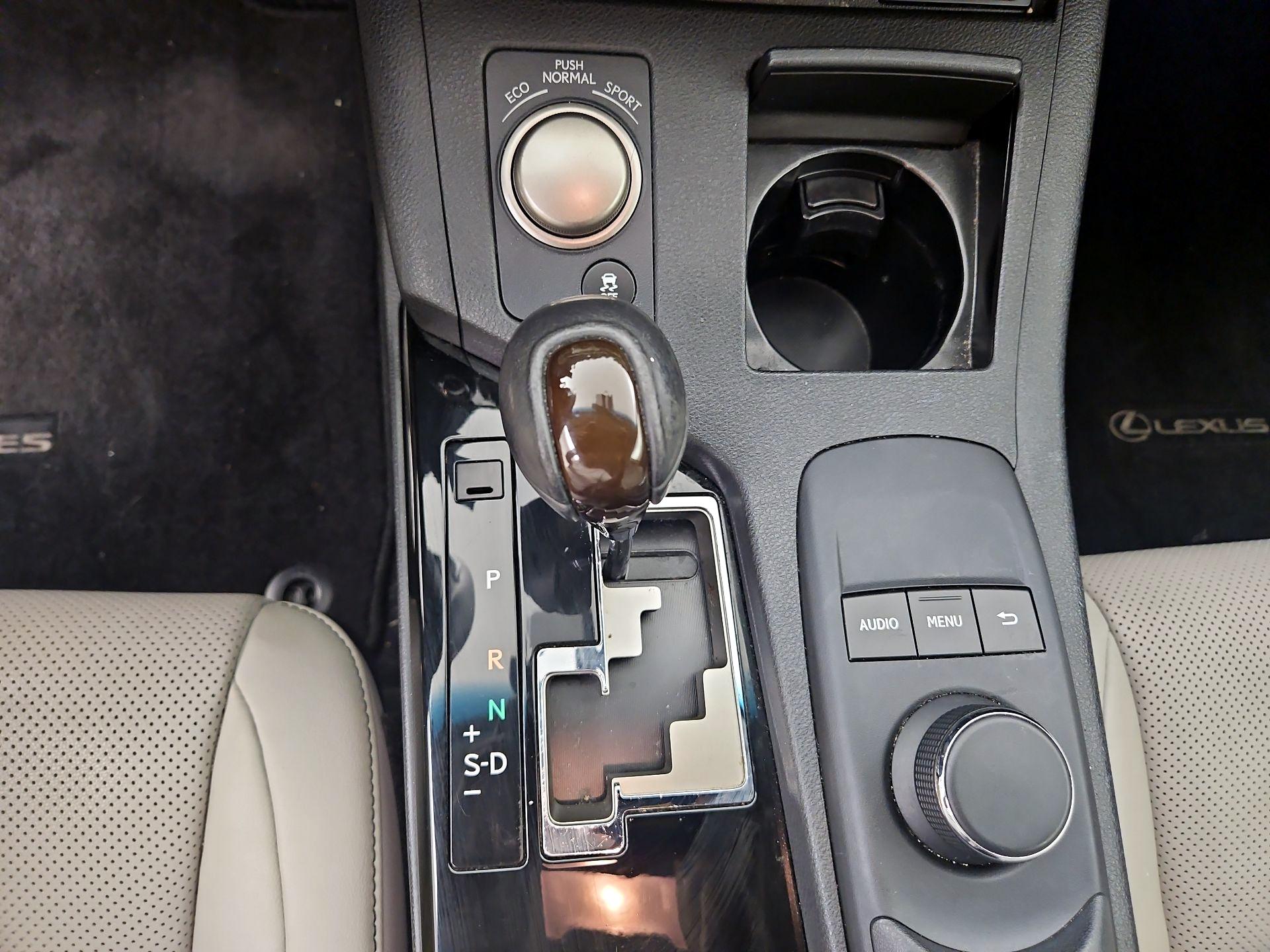 Thumbnail: 2015 Lexus ES - 15