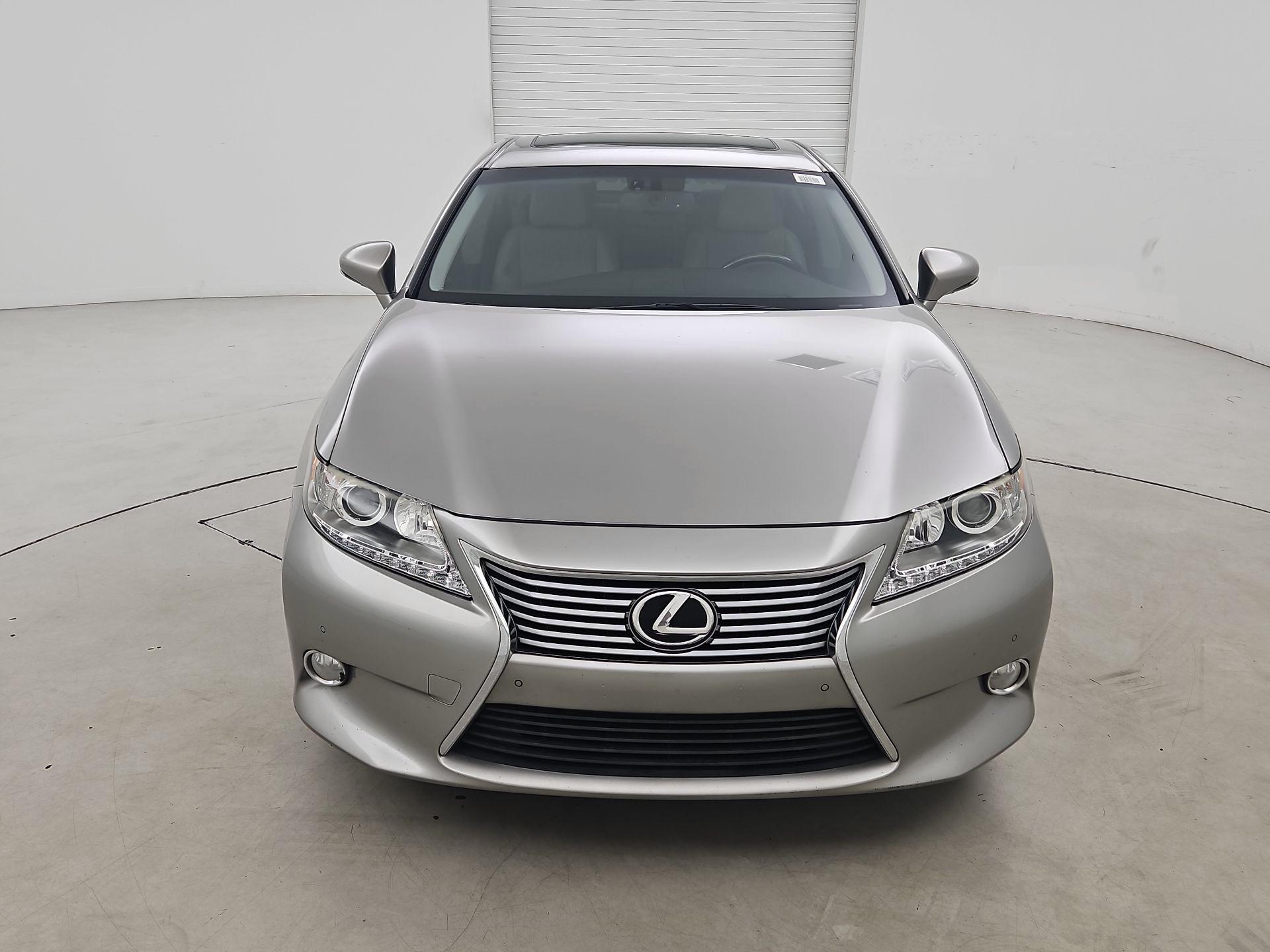 Thumbnail: 2015 Lexus ES - 2