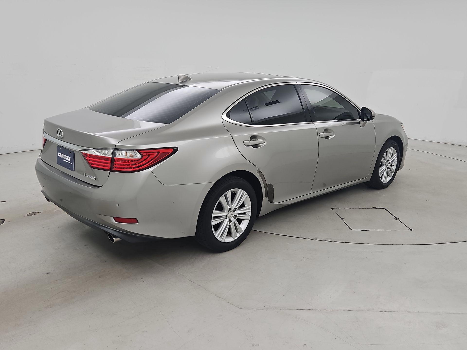 Thumbnail: 2015 Lexus ES - 5