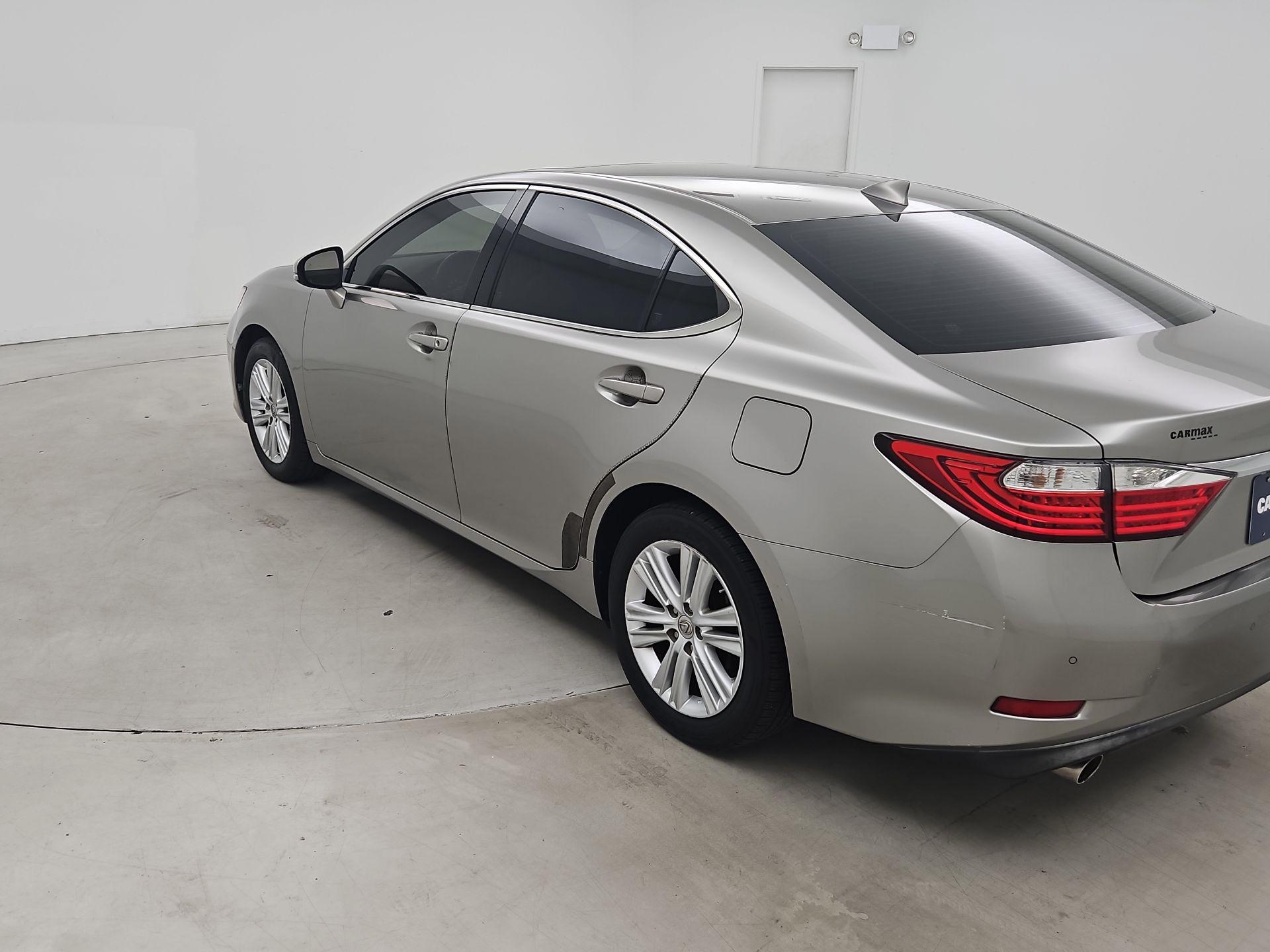 Thumbnail: 2015 Lexus ES - 7