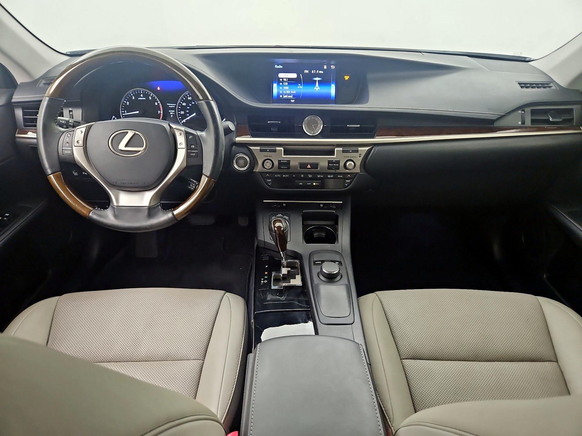 Thumbnail: 2015 Lexus ES - 8