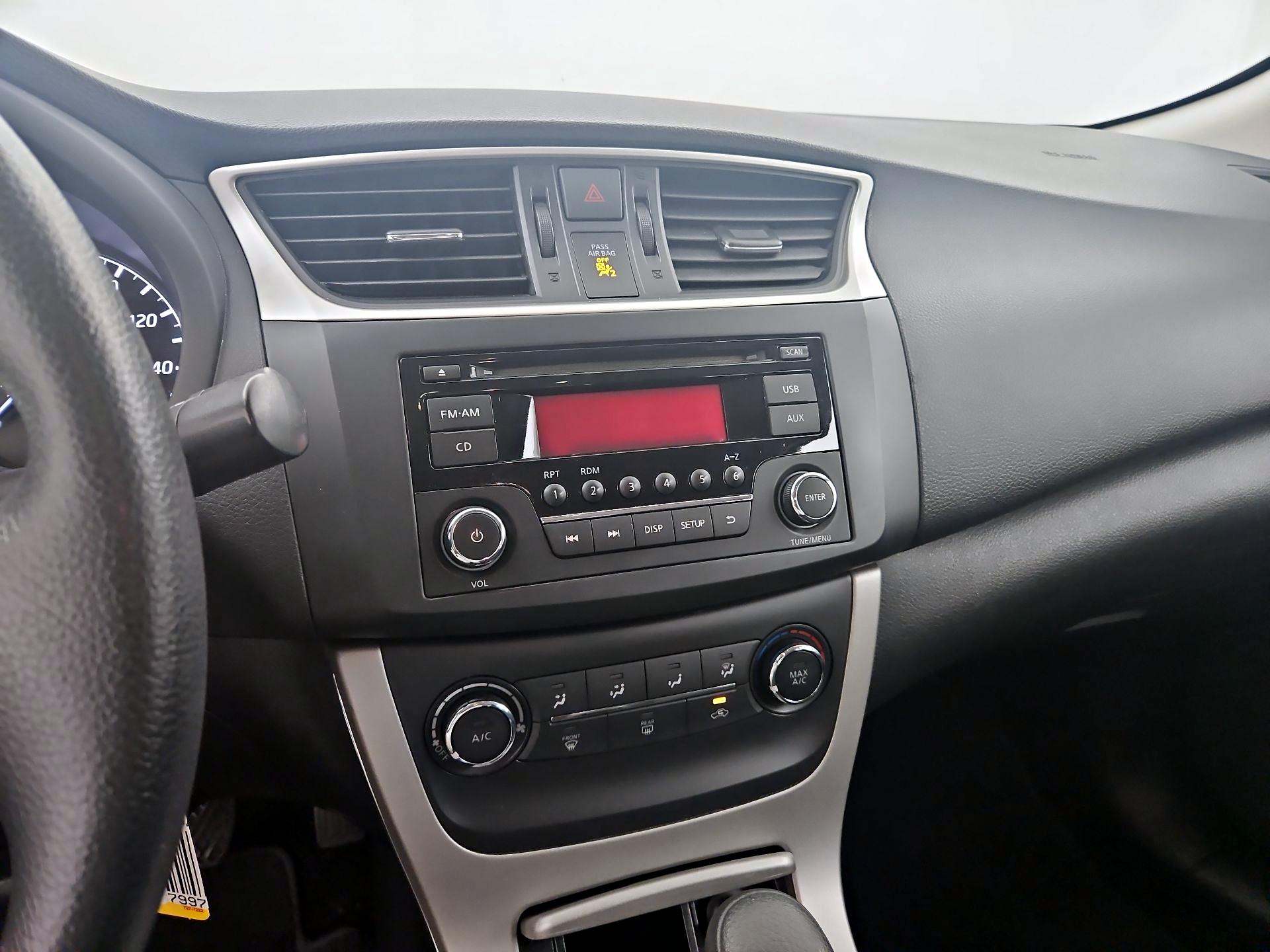 Thumbnail: 2015 Nissan Sentra - 12