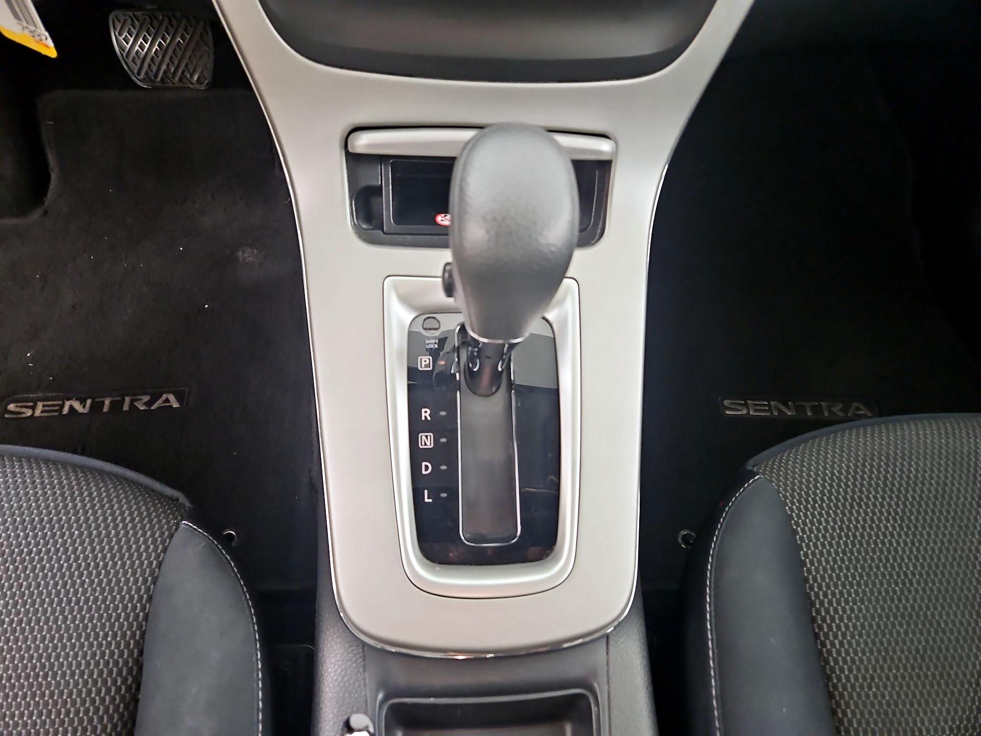 Thumbnail: 2015 Nissan Sentra - 14