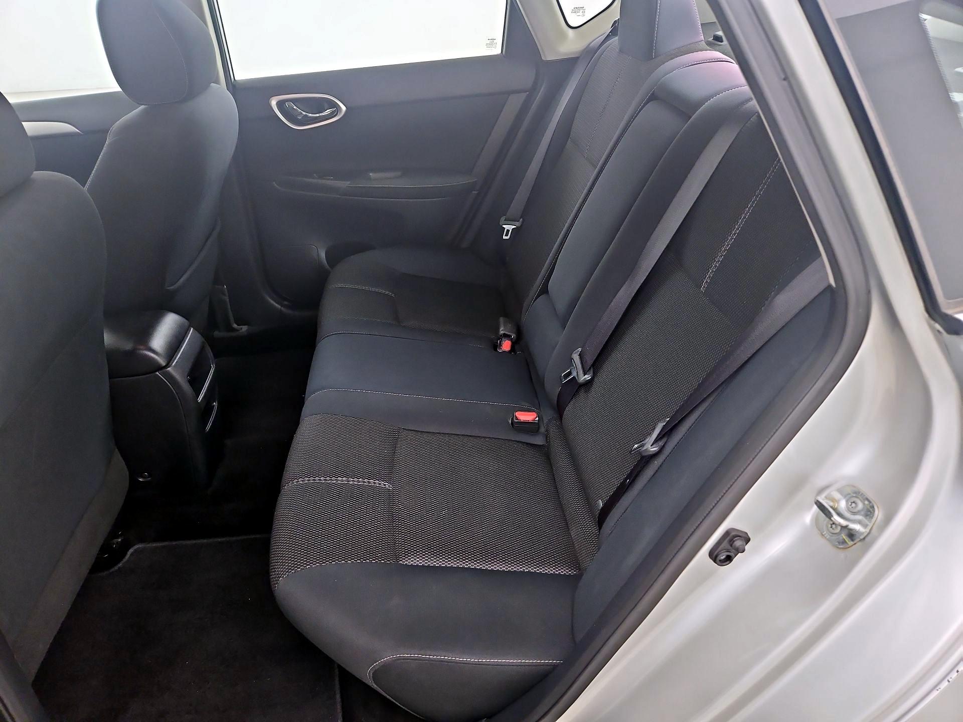 Thumbnail: 2015 Nissan Sentra - 16
