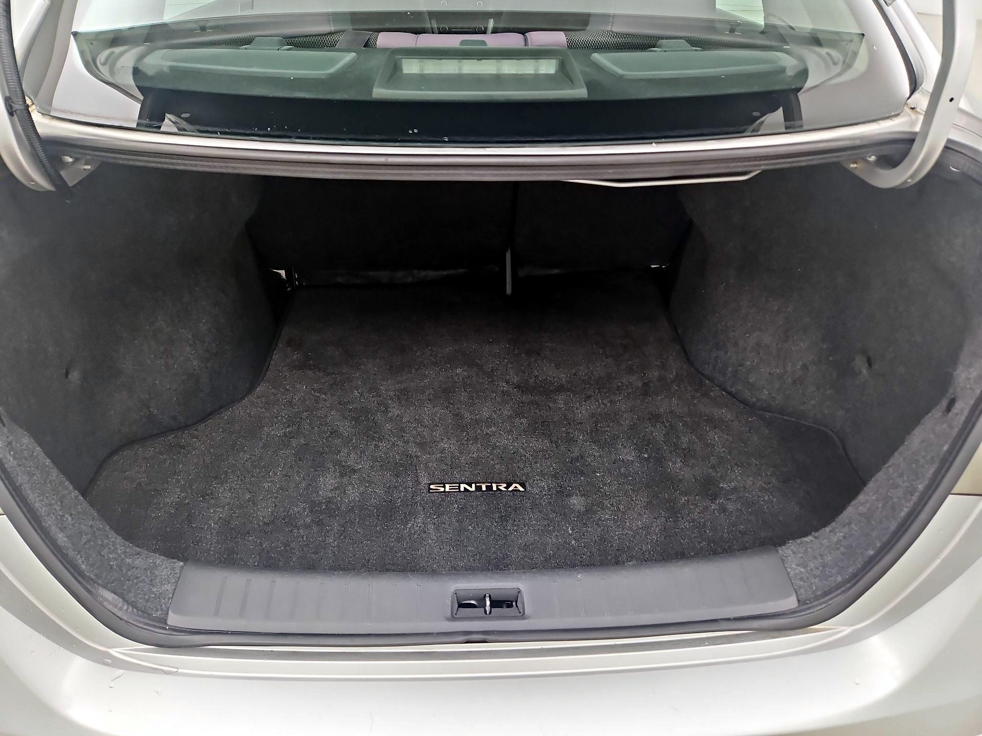 Thumbnail: 2015 Nissan Sentra - 17
