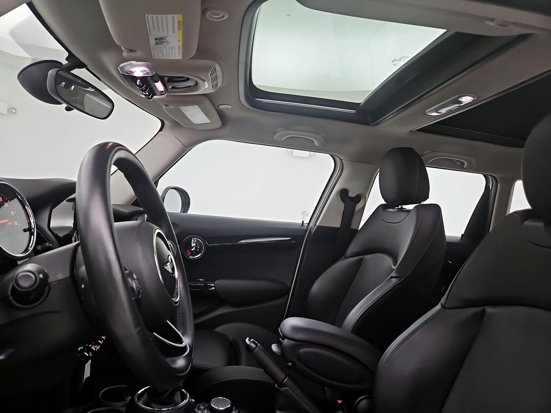 Thumbnail: 2016 MINI Cooper Hardtop - 18