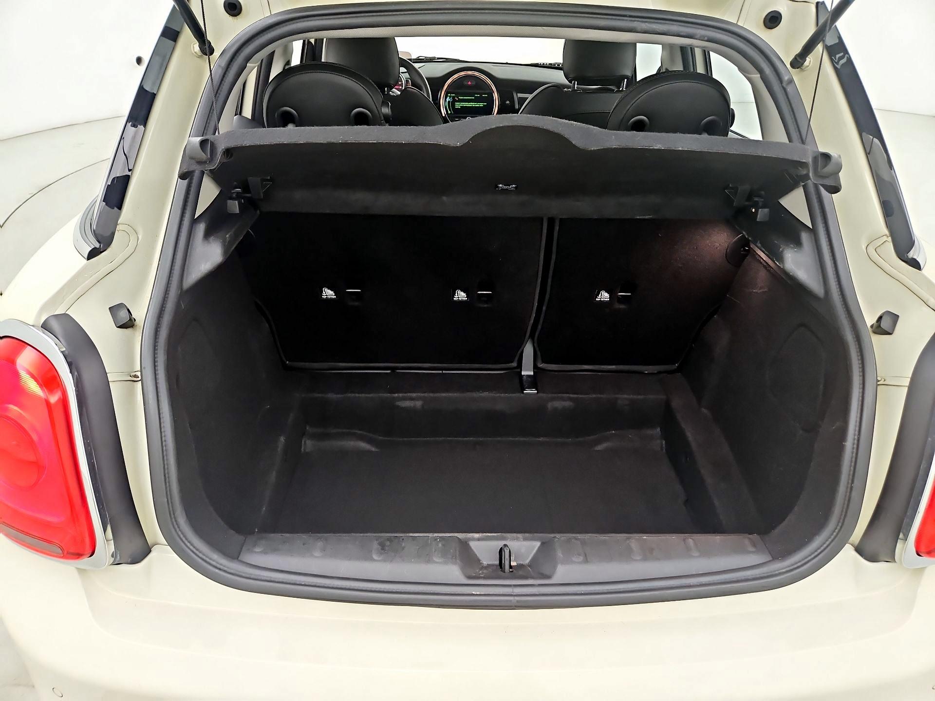 Thumbnail: 2016 MINI Cooper Hardtop - 20