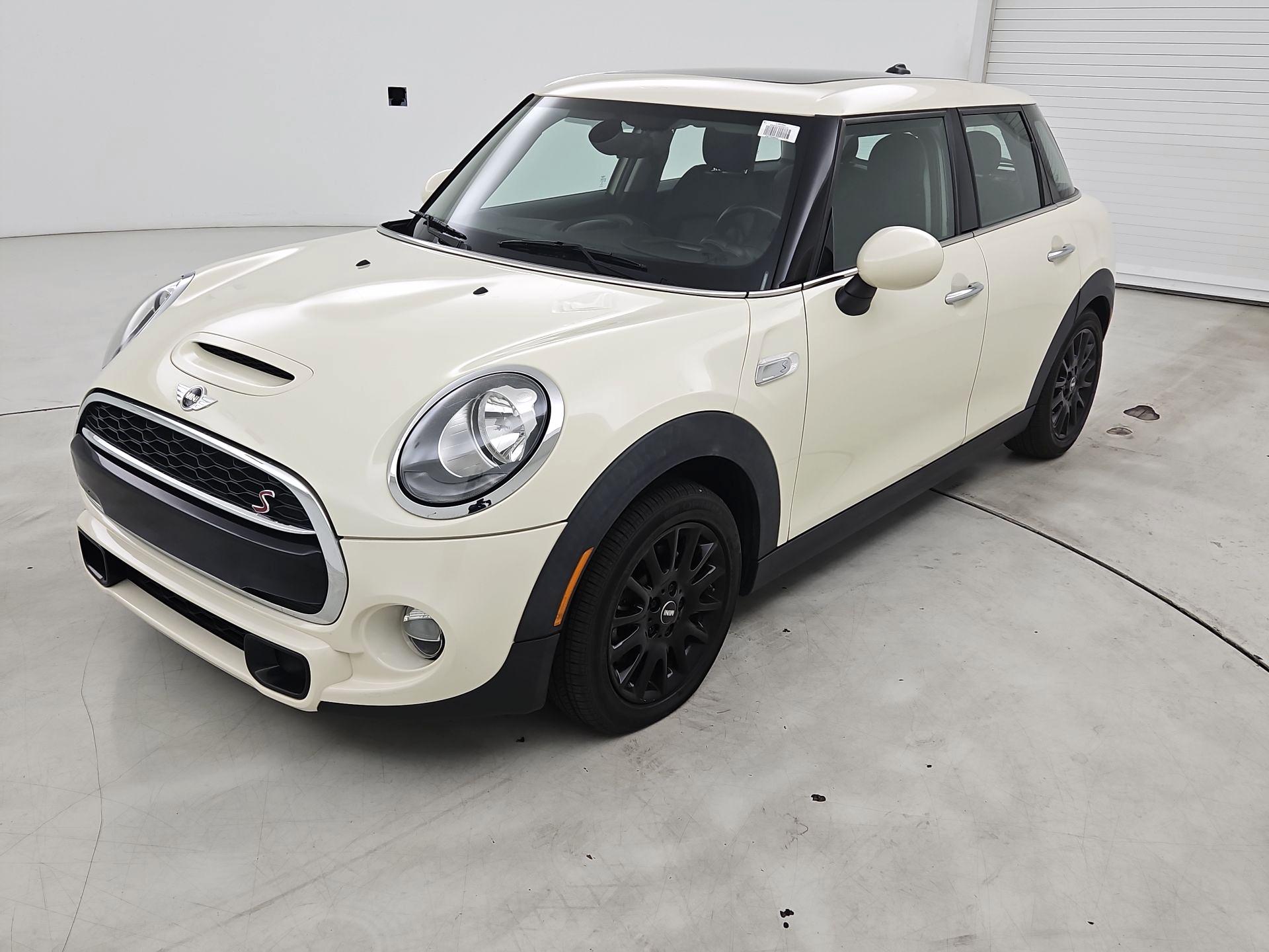 Thumbnail: 2016 MINI Cooper Hardtop - 3