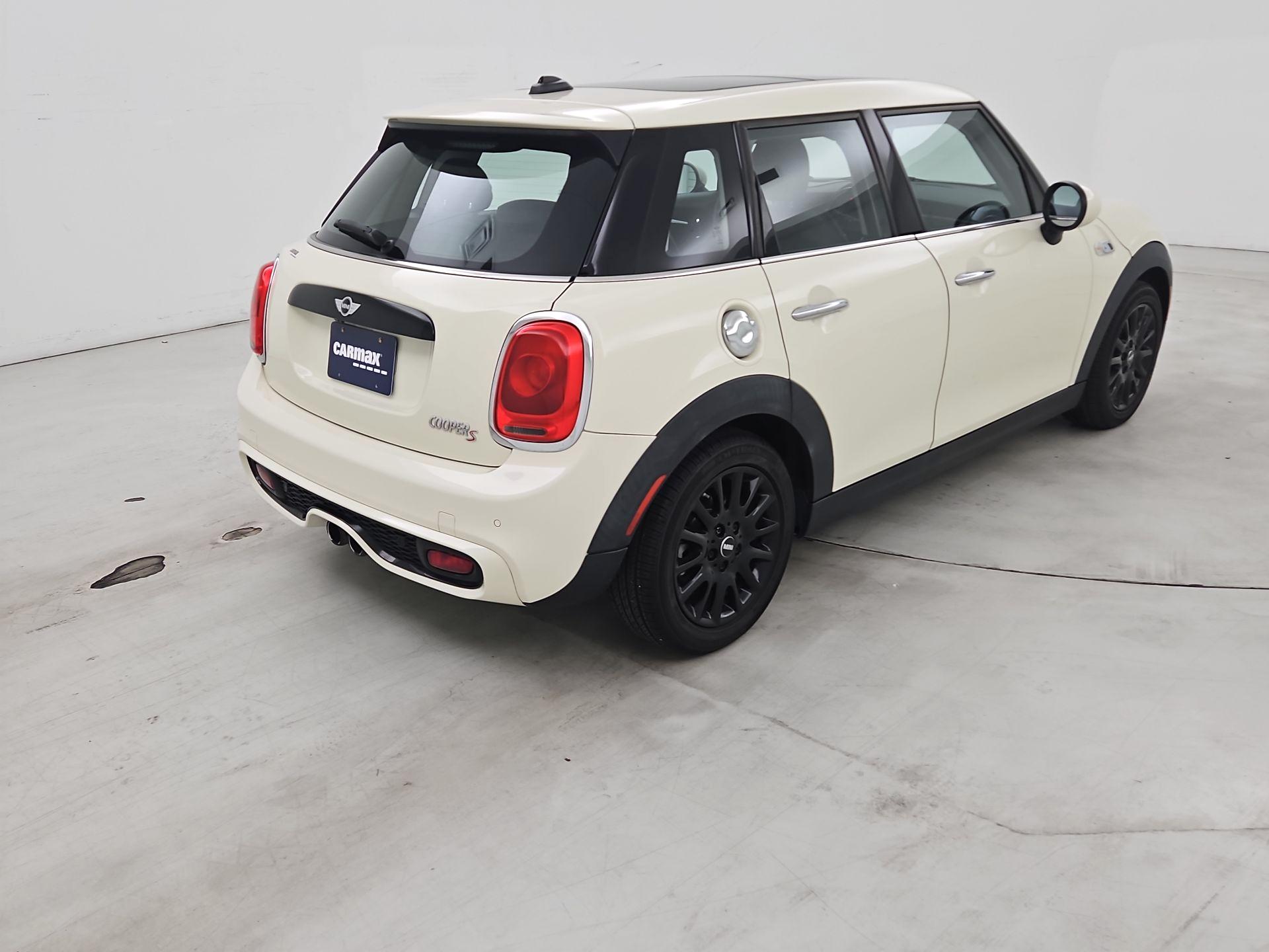 Thumbnail: 2016 MINI Cooper Hardtop - 5