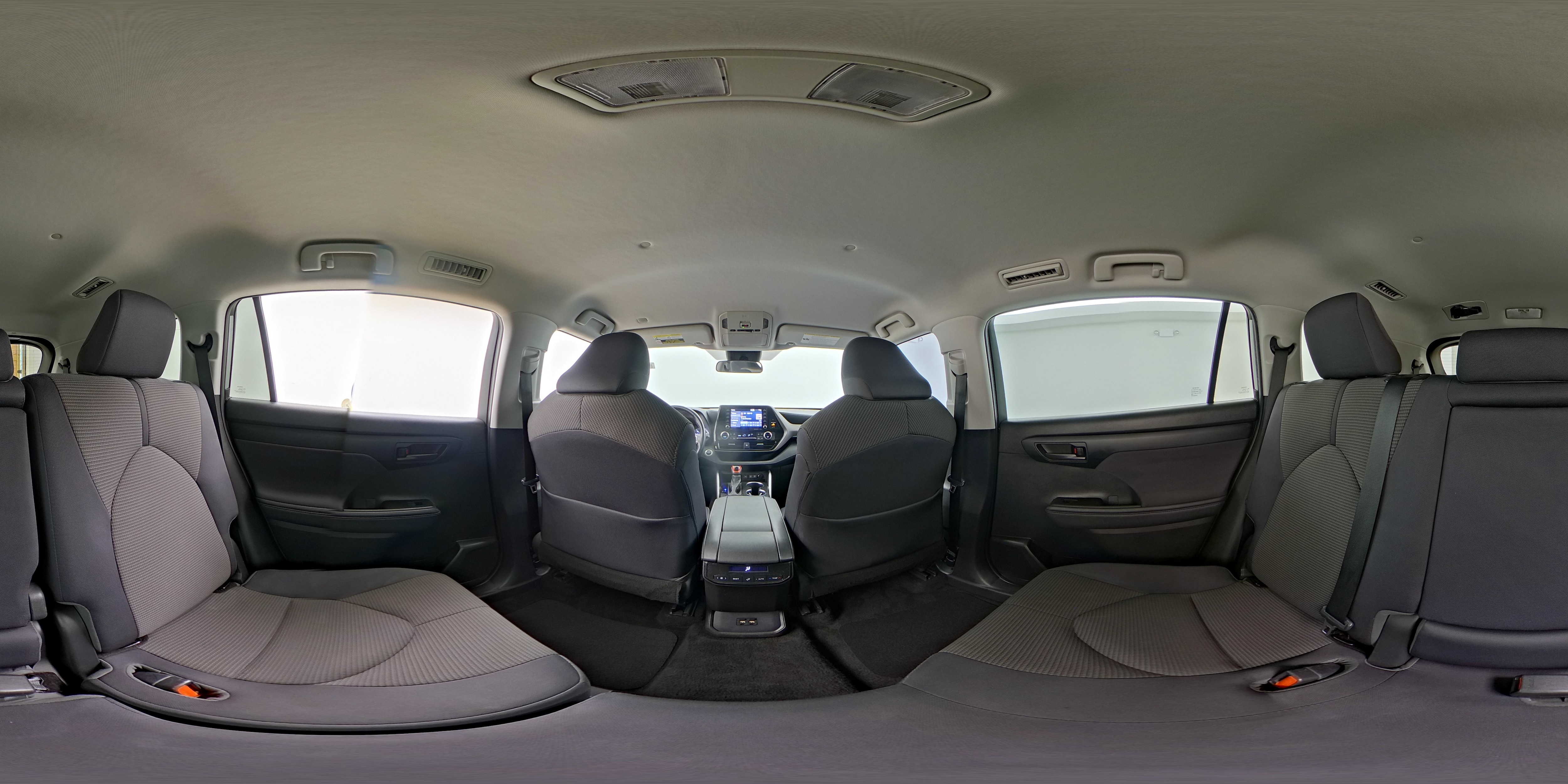 2020 Toyota Highlander LE - Photo 27