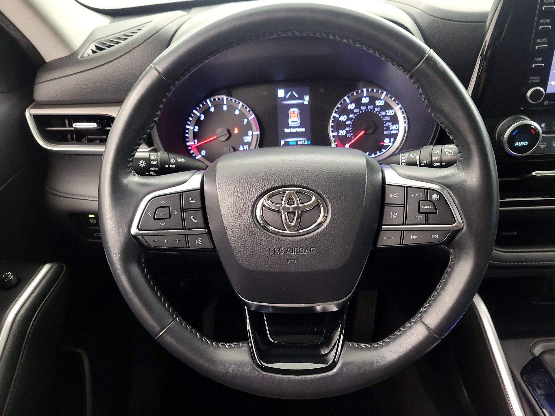 Thumbnail: 2020 Toyota Highlander - 10
