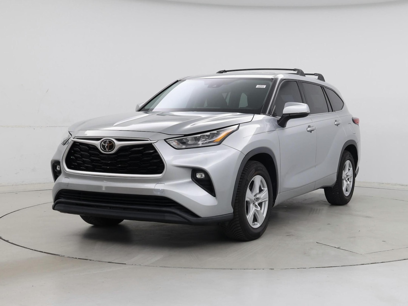 2020 Toyota Highlander LE - Photo 5