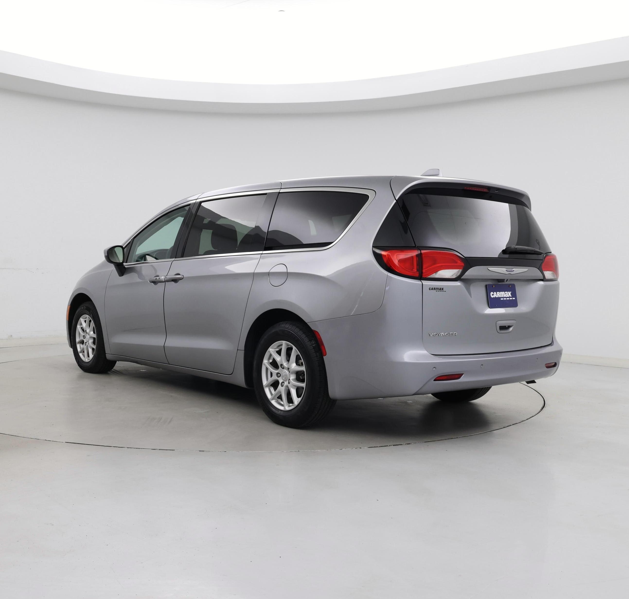 Thumbnail: 2020 Chrysler Voyager - 2