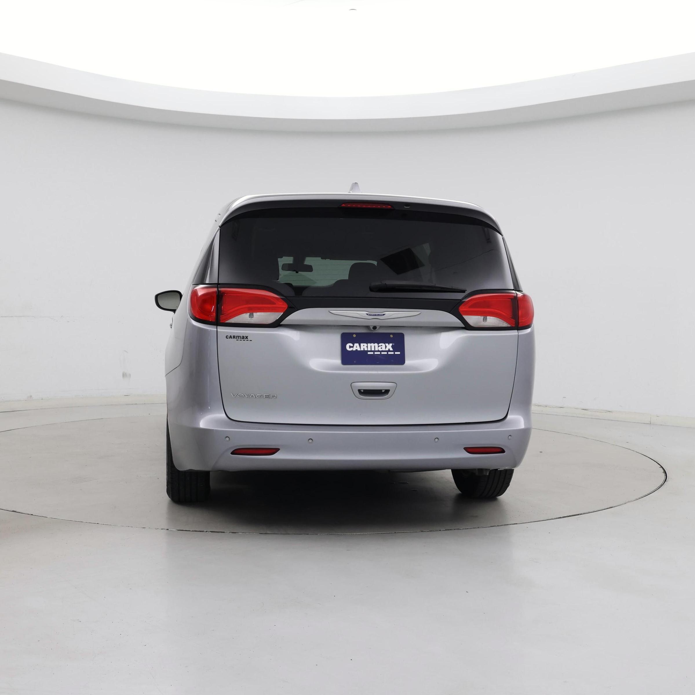 Thumbnail: 2020 Chrysler Voyager - 6
