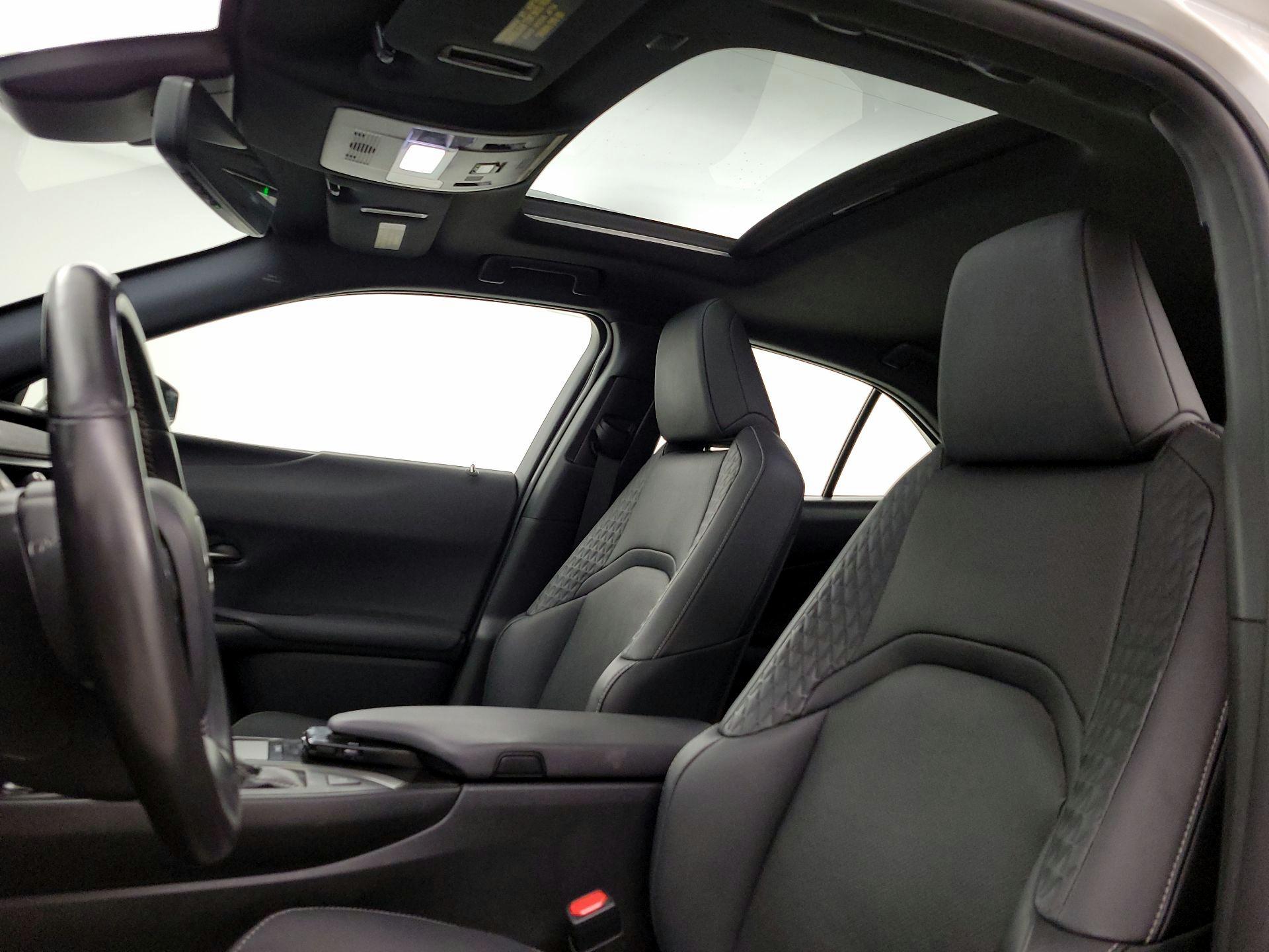 Thumbnail: 2021 Lexus UX - 19