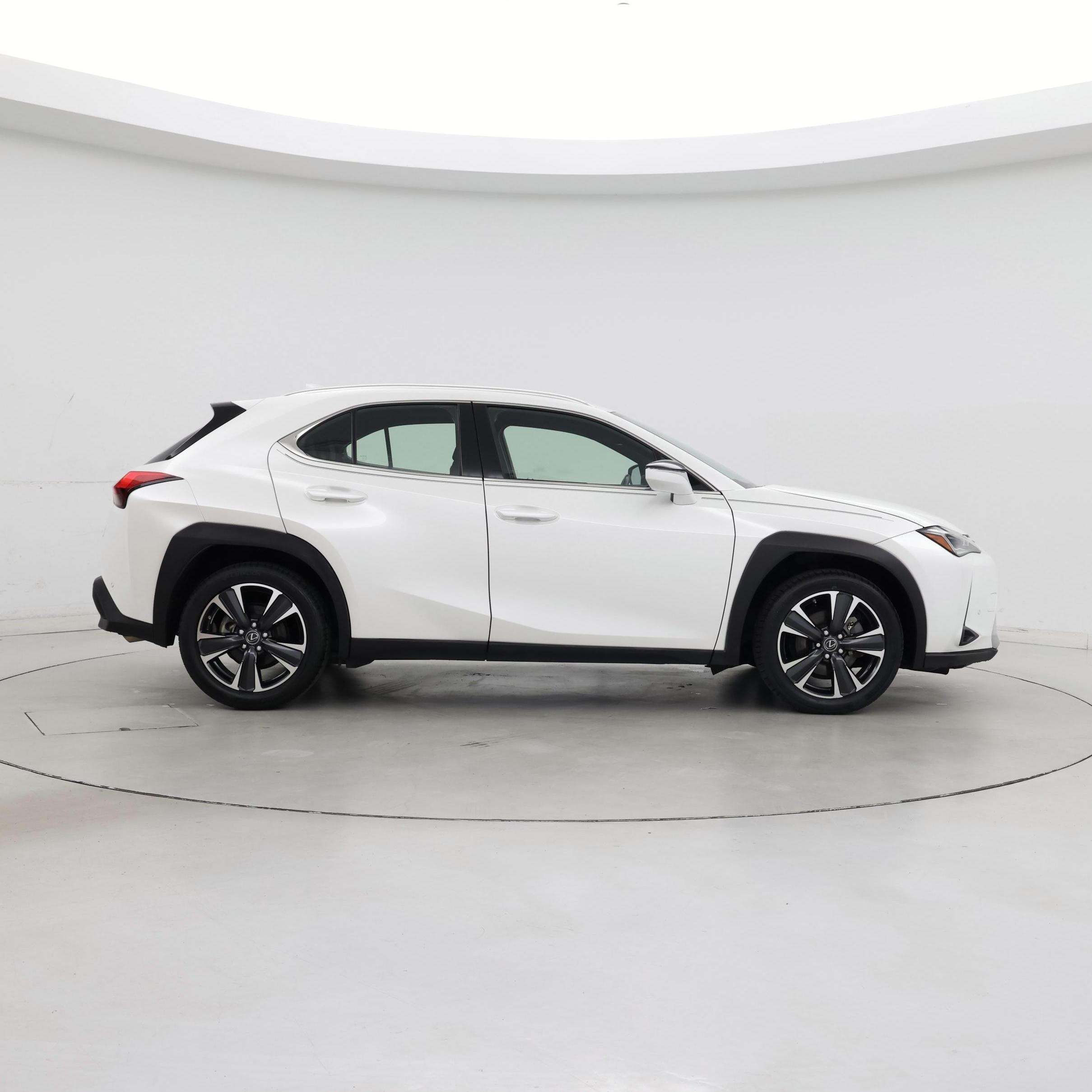 Thumbnail: 2021 Lexus UX - 7