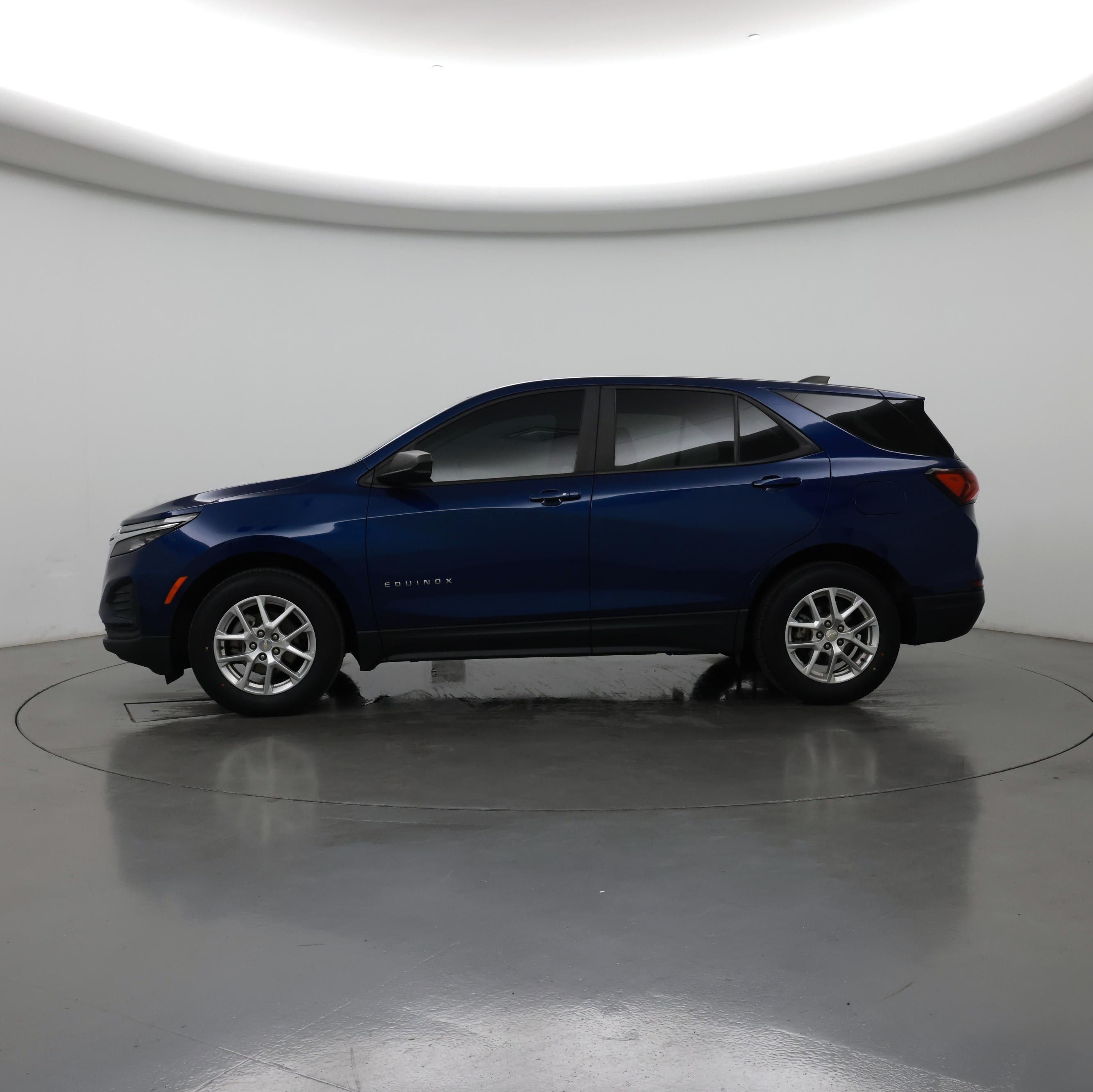 Thumbnail: 2022 Chevrolet Equinox - 3