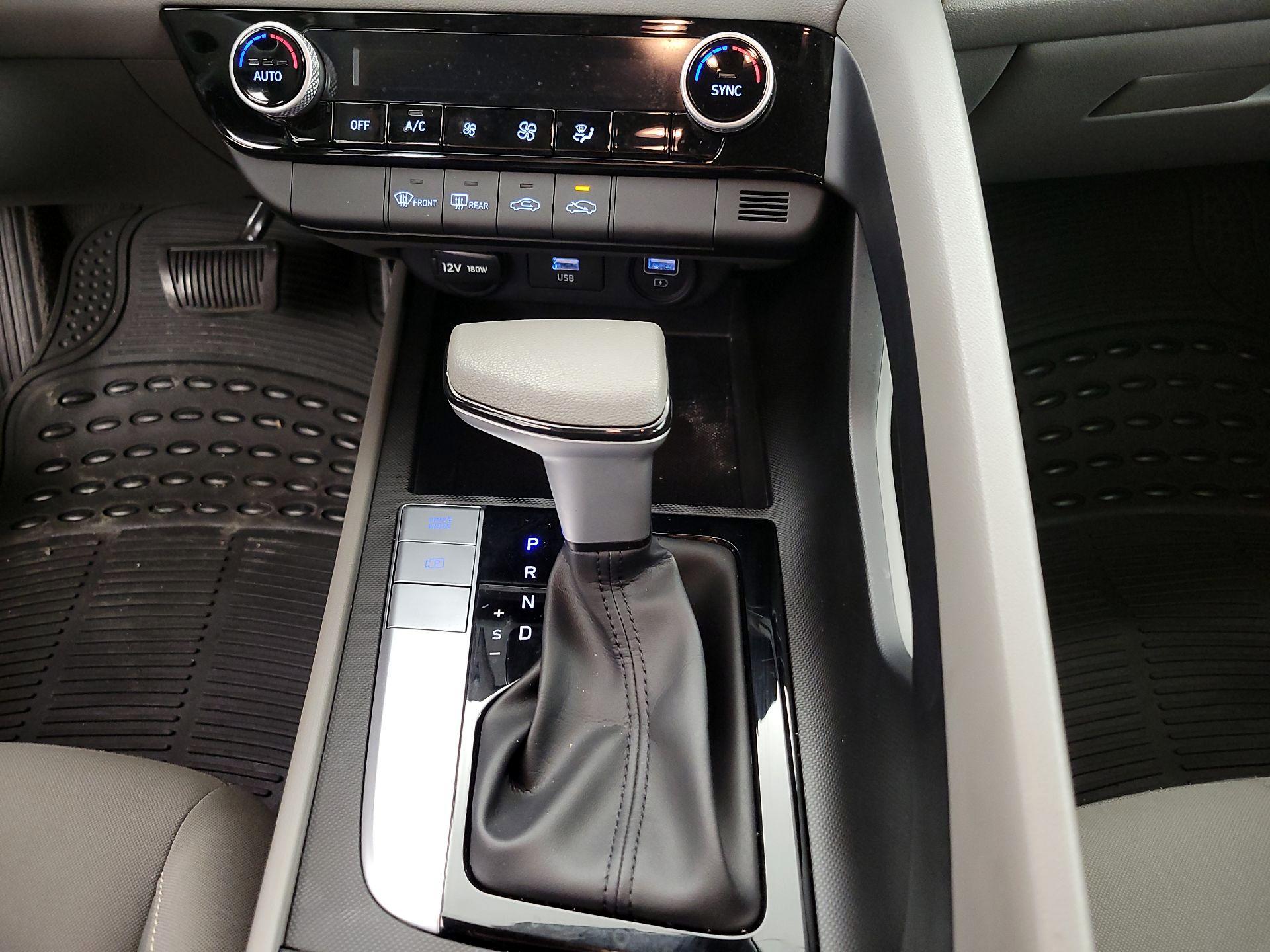 Thumbnail: 2023 Hyundai Elantra - 17