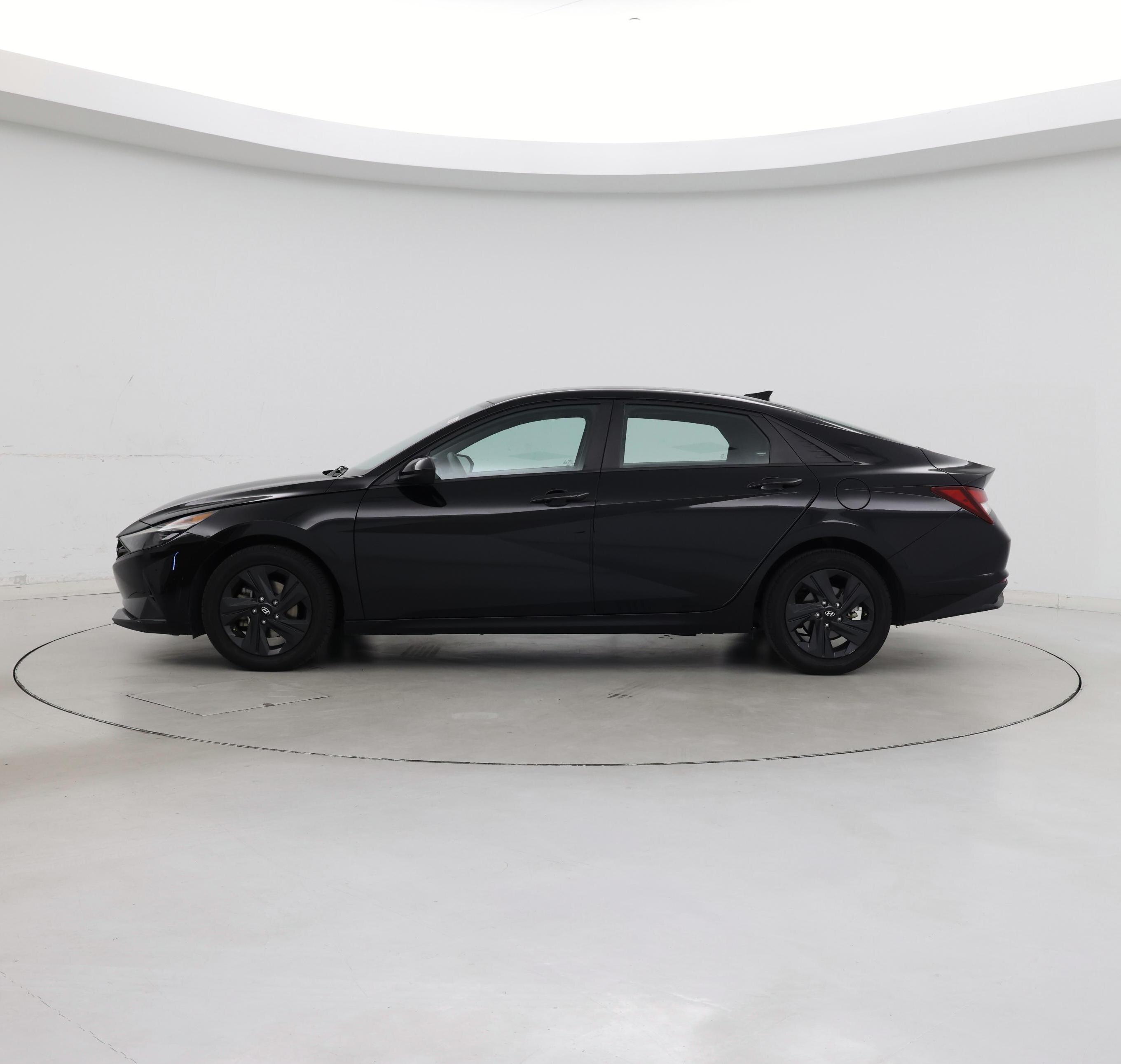 Thumbnail: 2023 Hyundai Elantra - 3