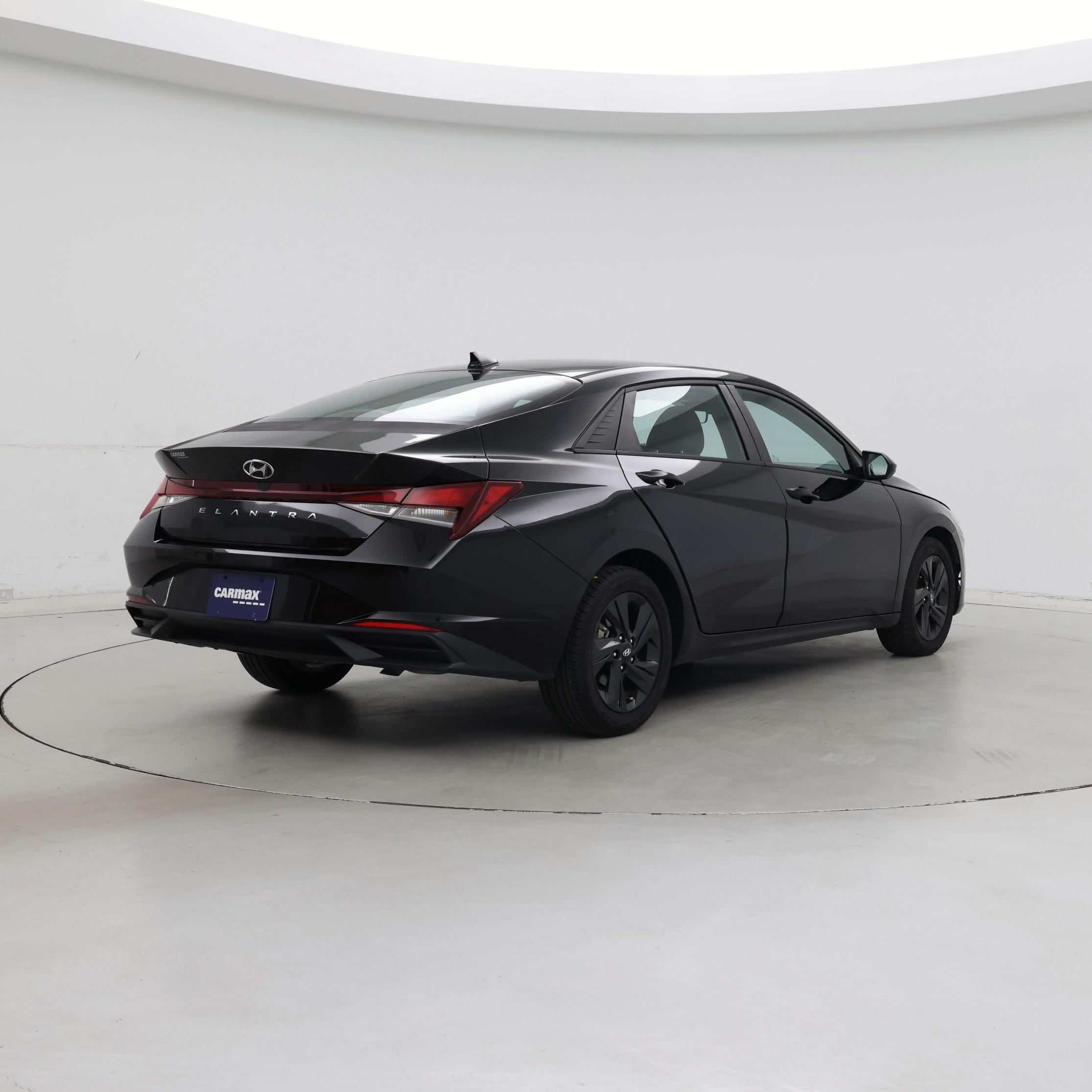 Thumbnail: 2023 Hyundai Elantra - 8