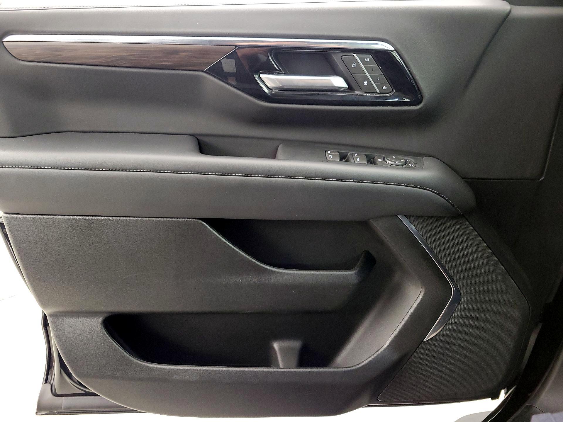 Thumbnail: 2025 Chevrolet Tahoe - 12