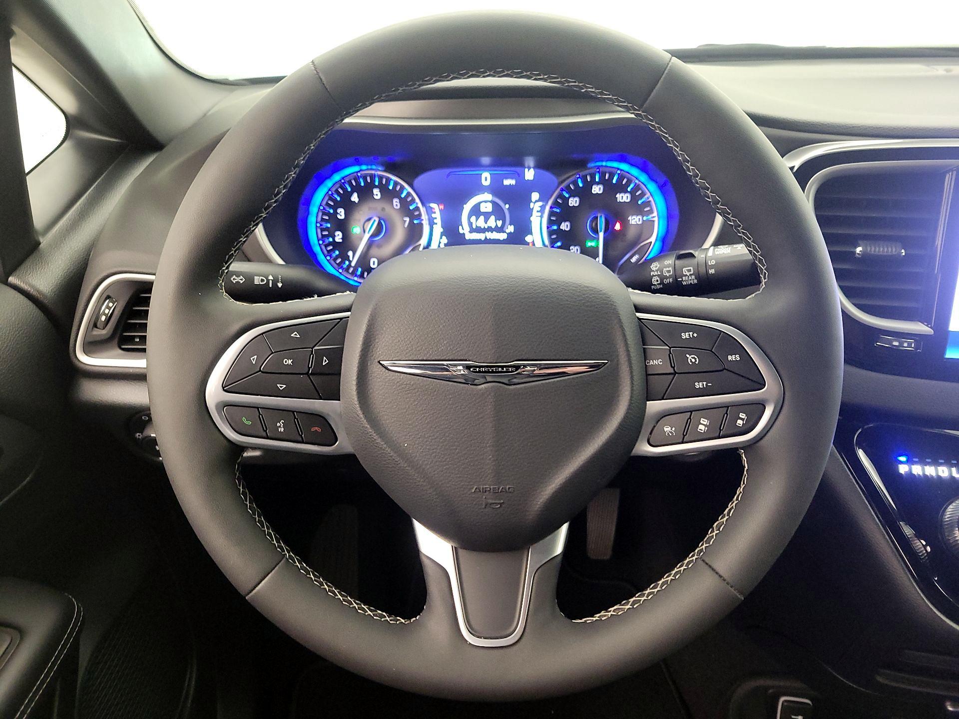 Thumbnail: 2025 Chrysler Pacifica - 10