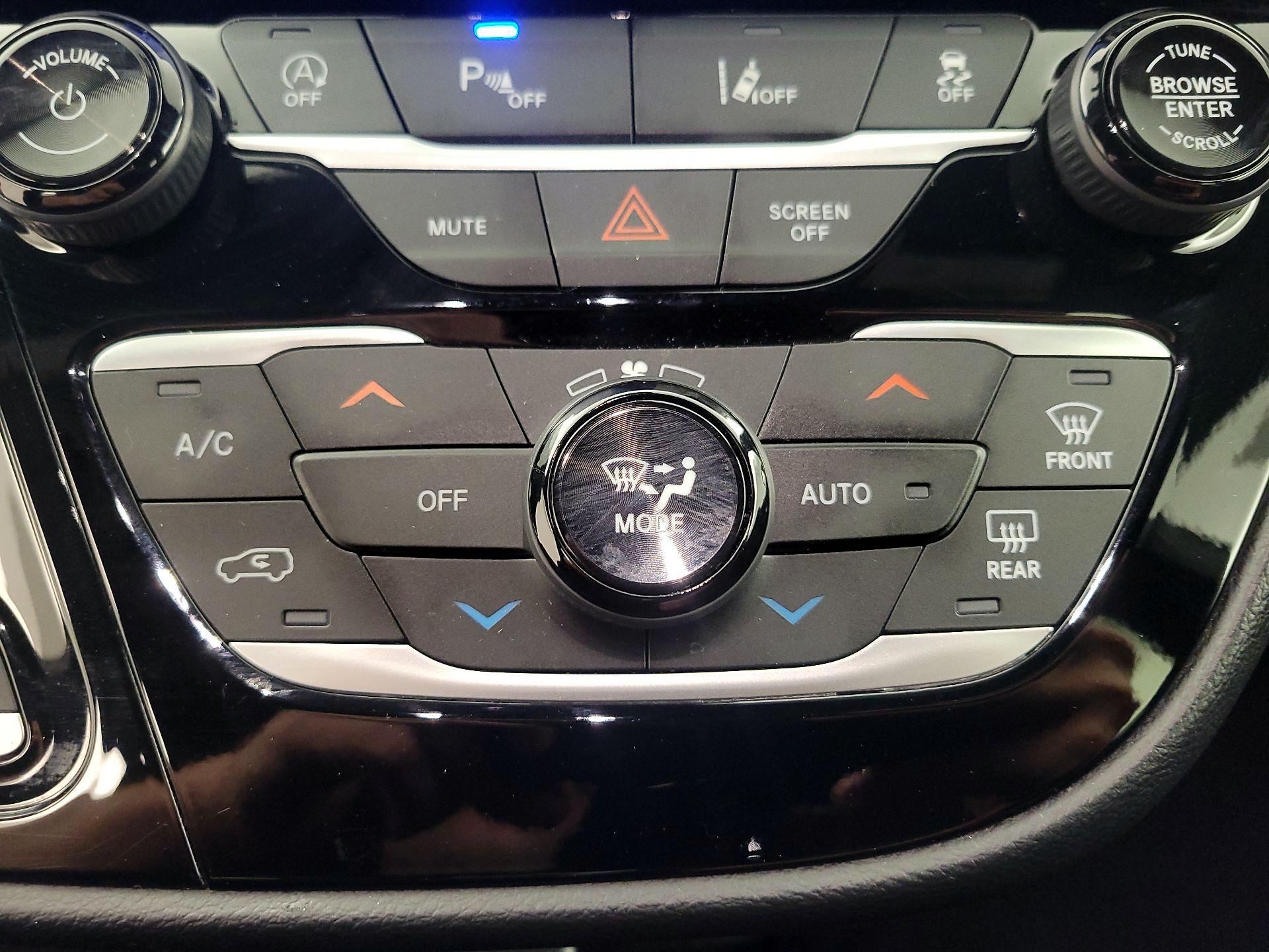 Thumbnail: 2025 Chrysler Pacifica - 16