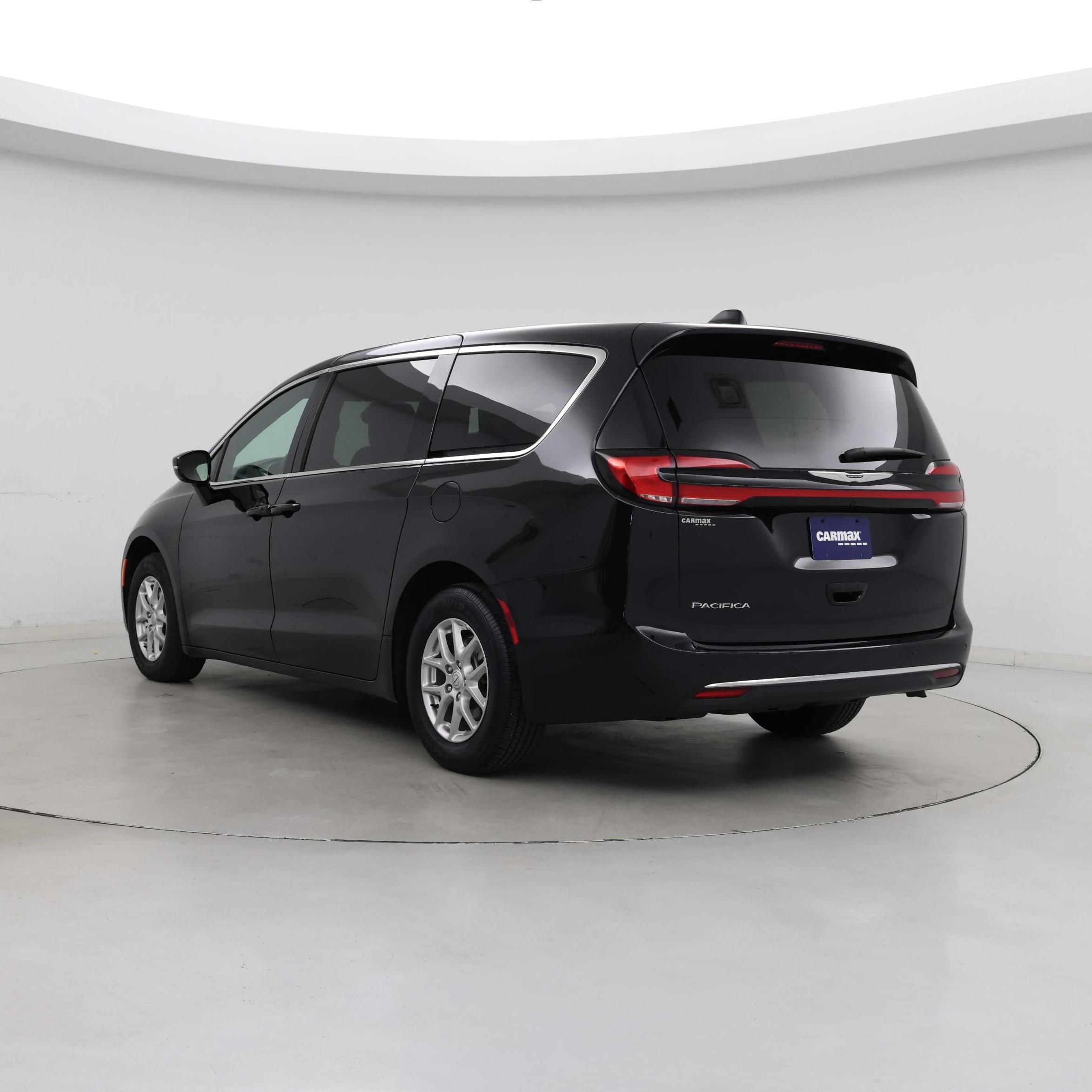 Thumbnail: 2025 Chrysler Pacifica - 2