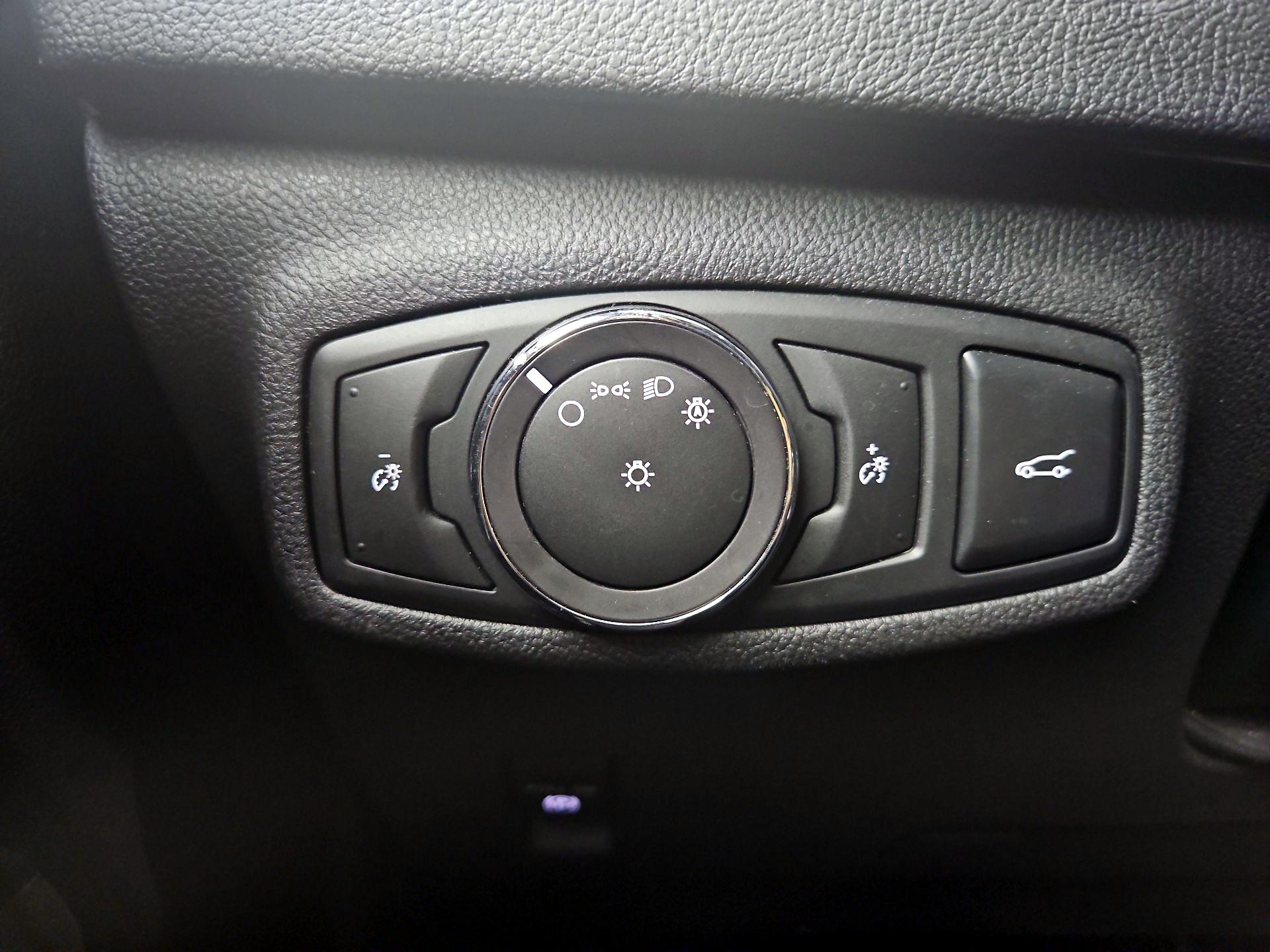 Thumbnail: 2018 Lincoln MKC - 11