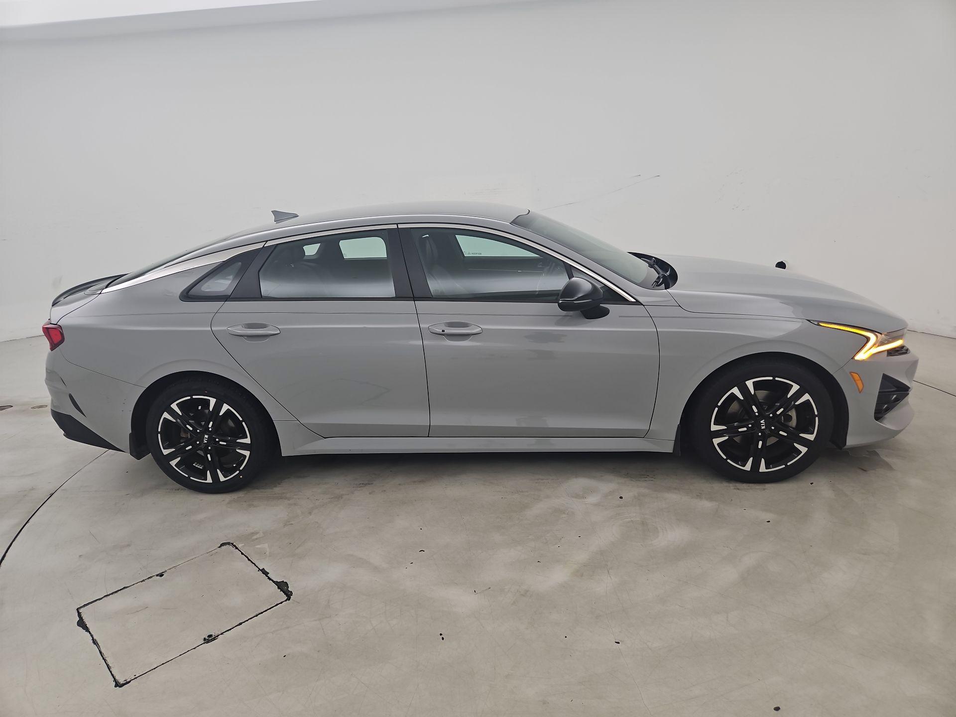 Thumbnail: 2021 Kia K5 - 4