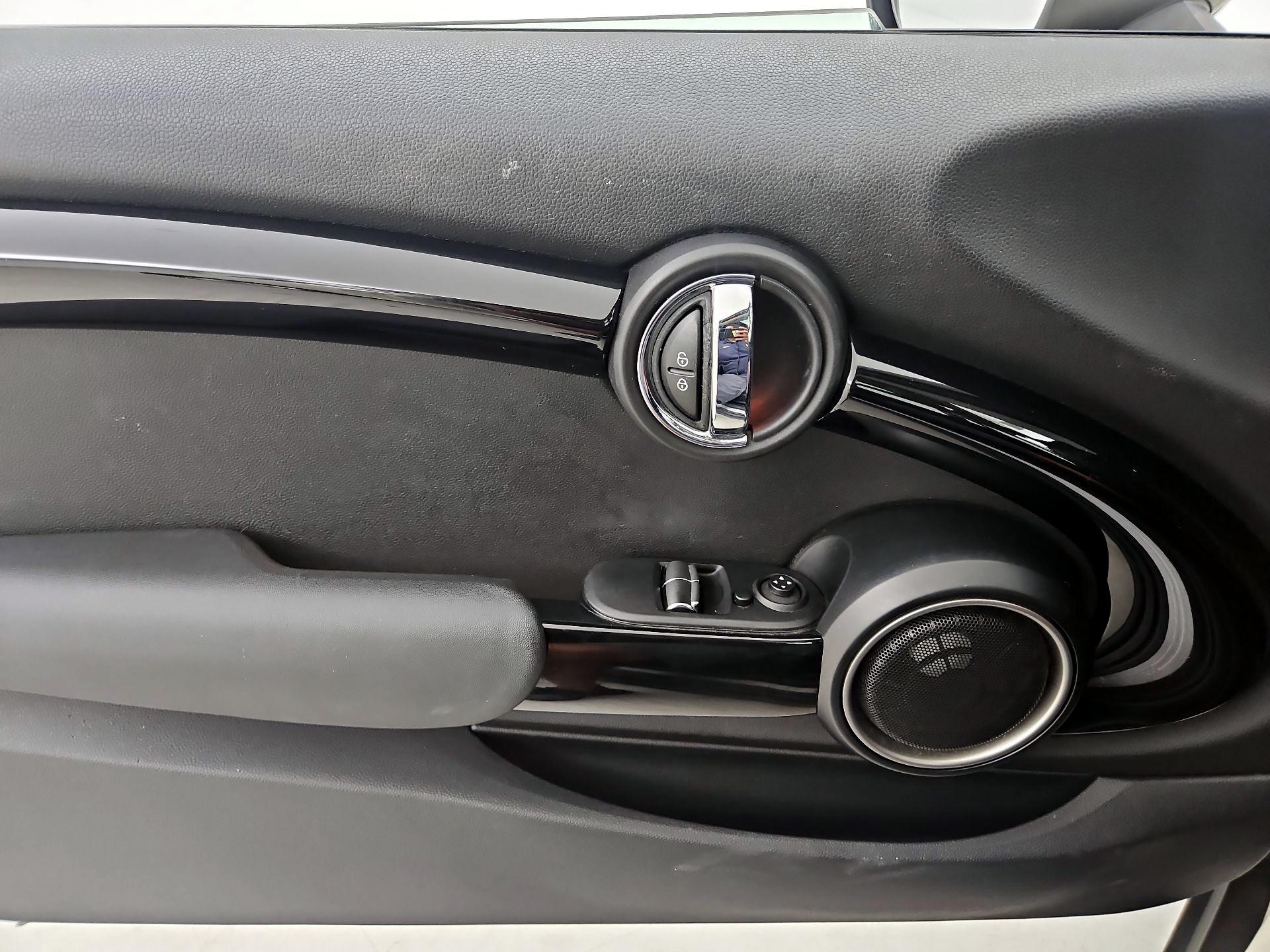 Thumbnail: 2015 MINI Cooper Hardtop - 12
