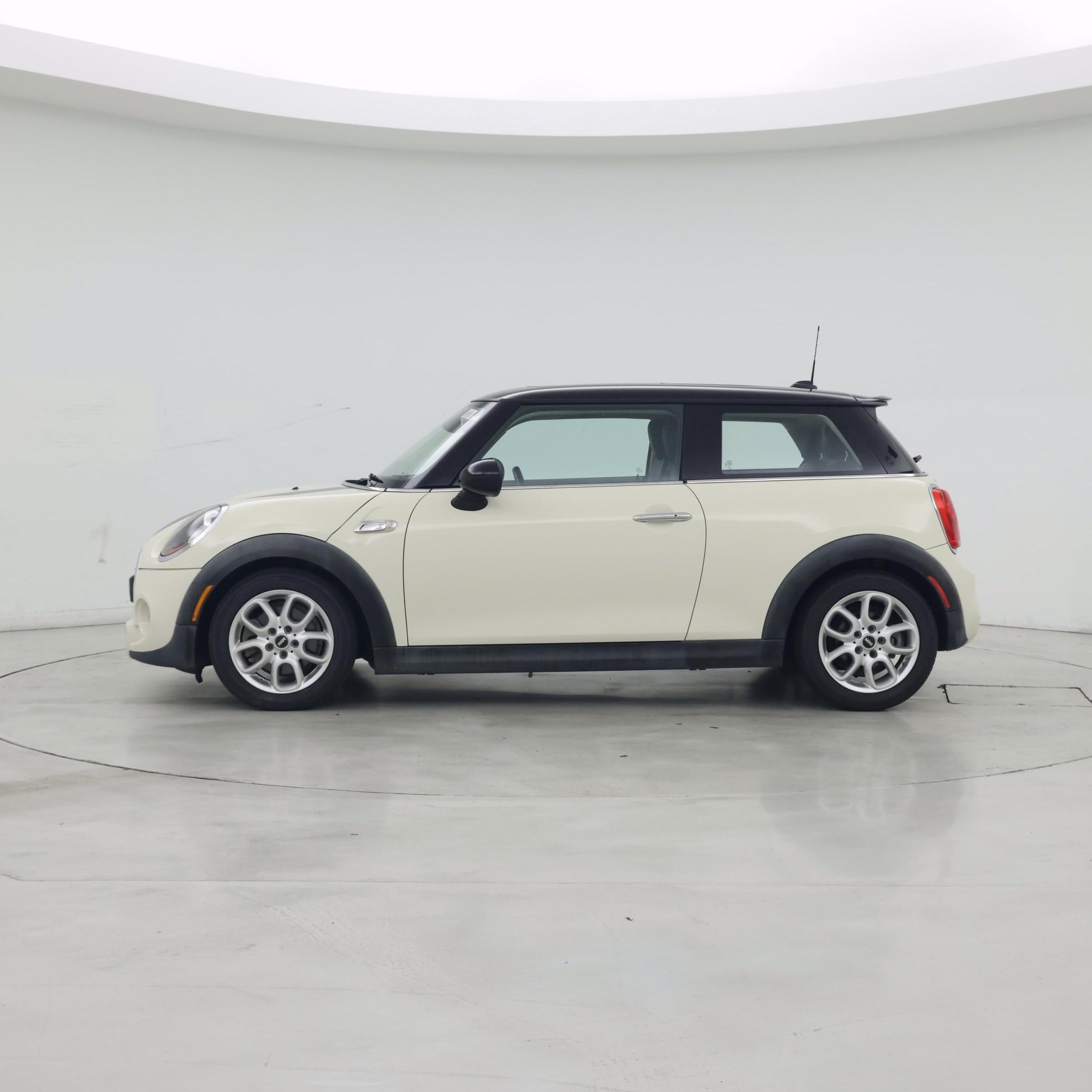 Thumbnail: 2015 MINI Cooper Hardtop - 3