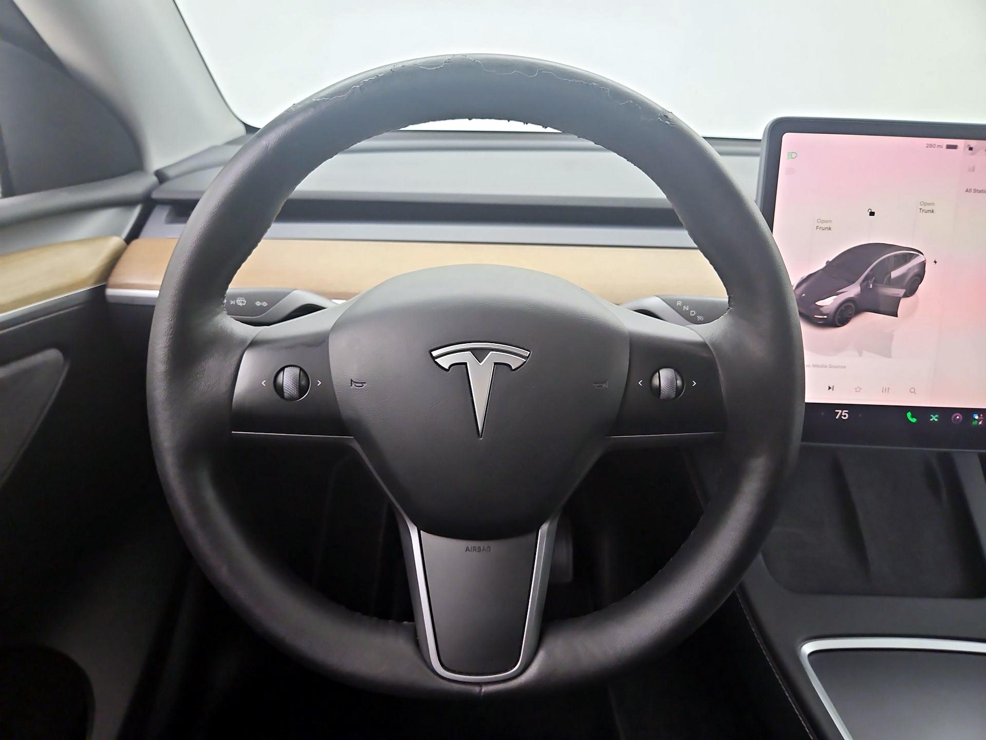 Thumbnail: 2023 Tesla Model Y - 10