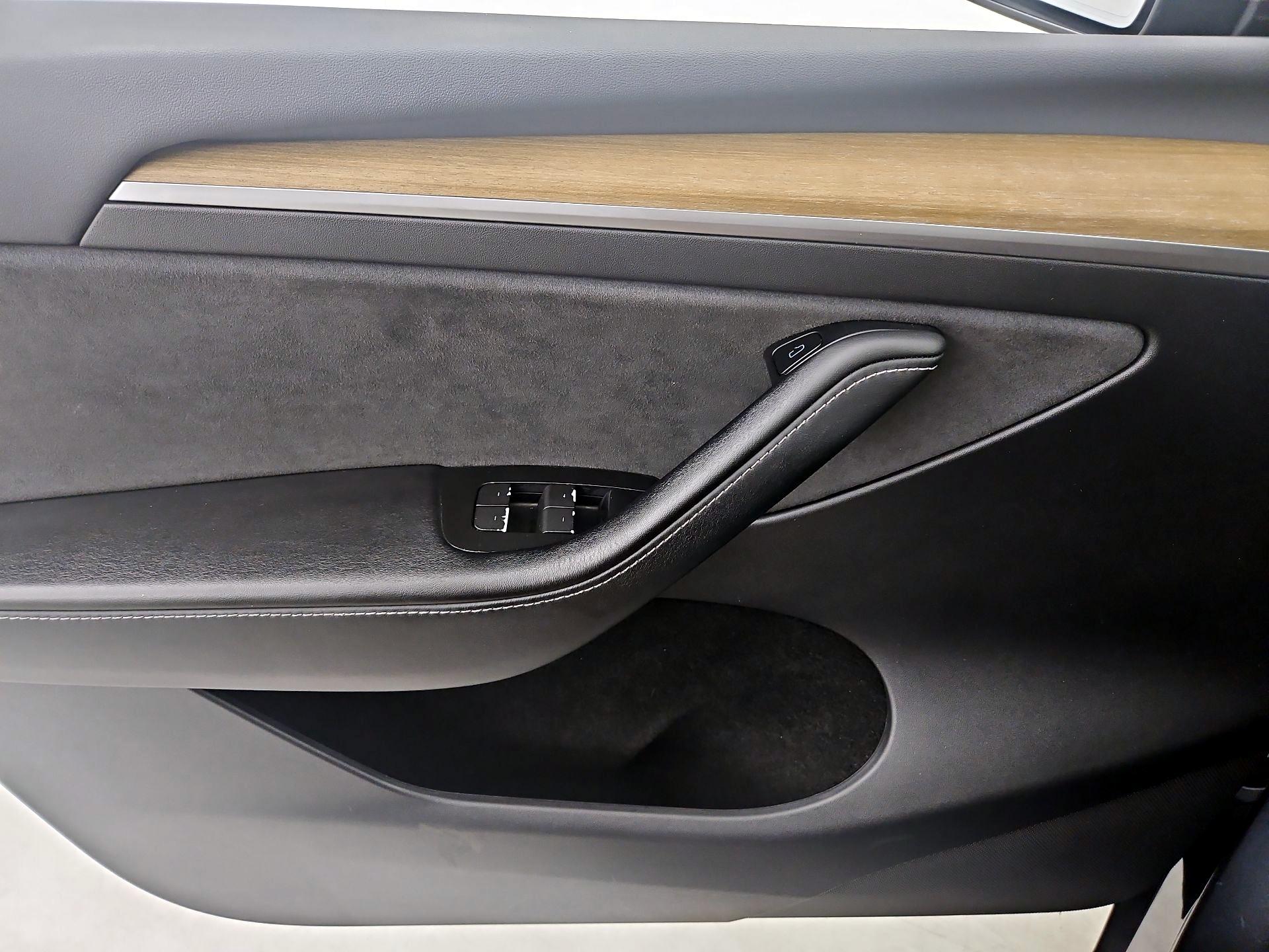 Thumbnail: 2023 Tesla Model Y - 12