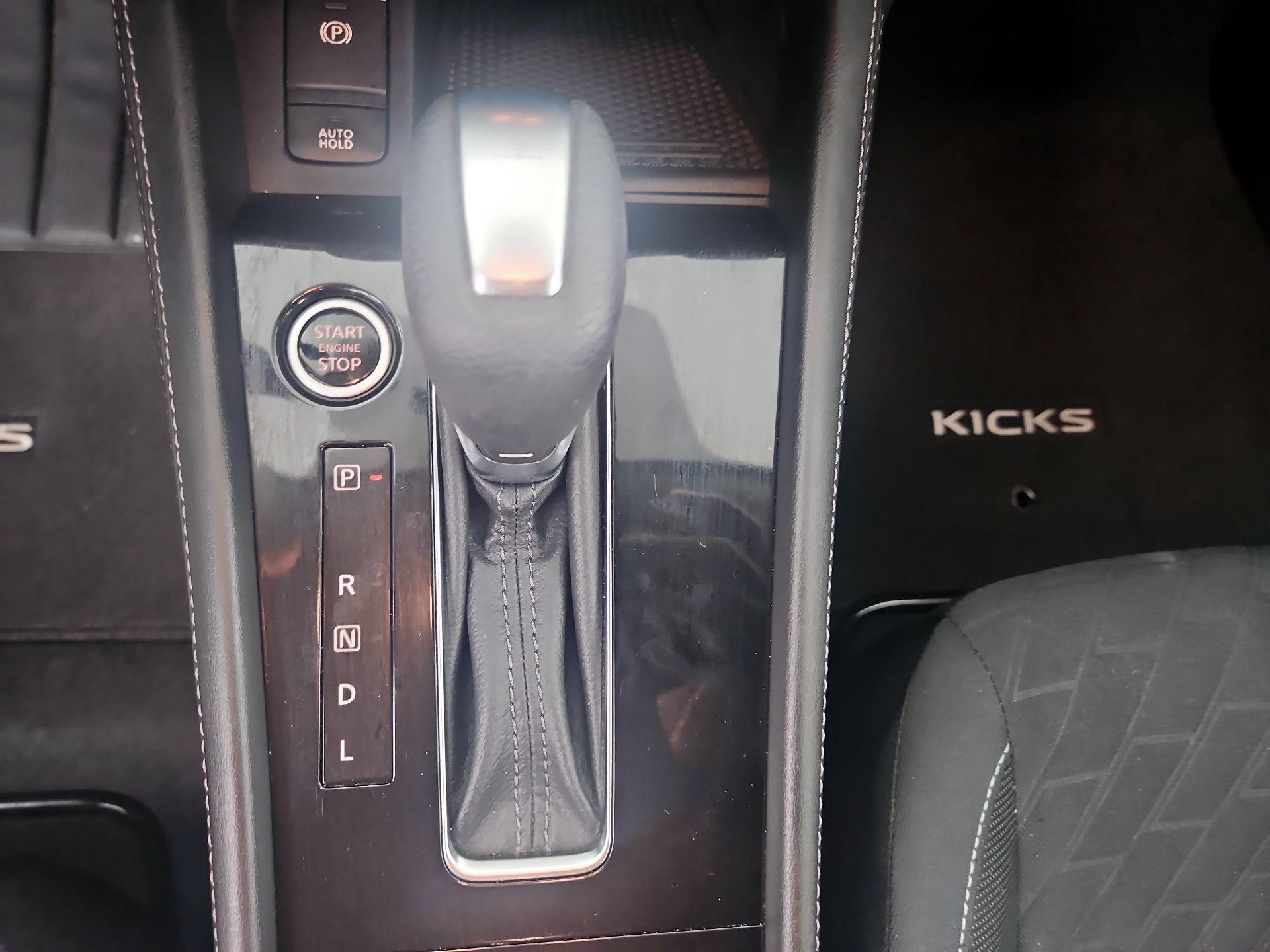 Thumbnail: 2021 Nissan Kicks - 15